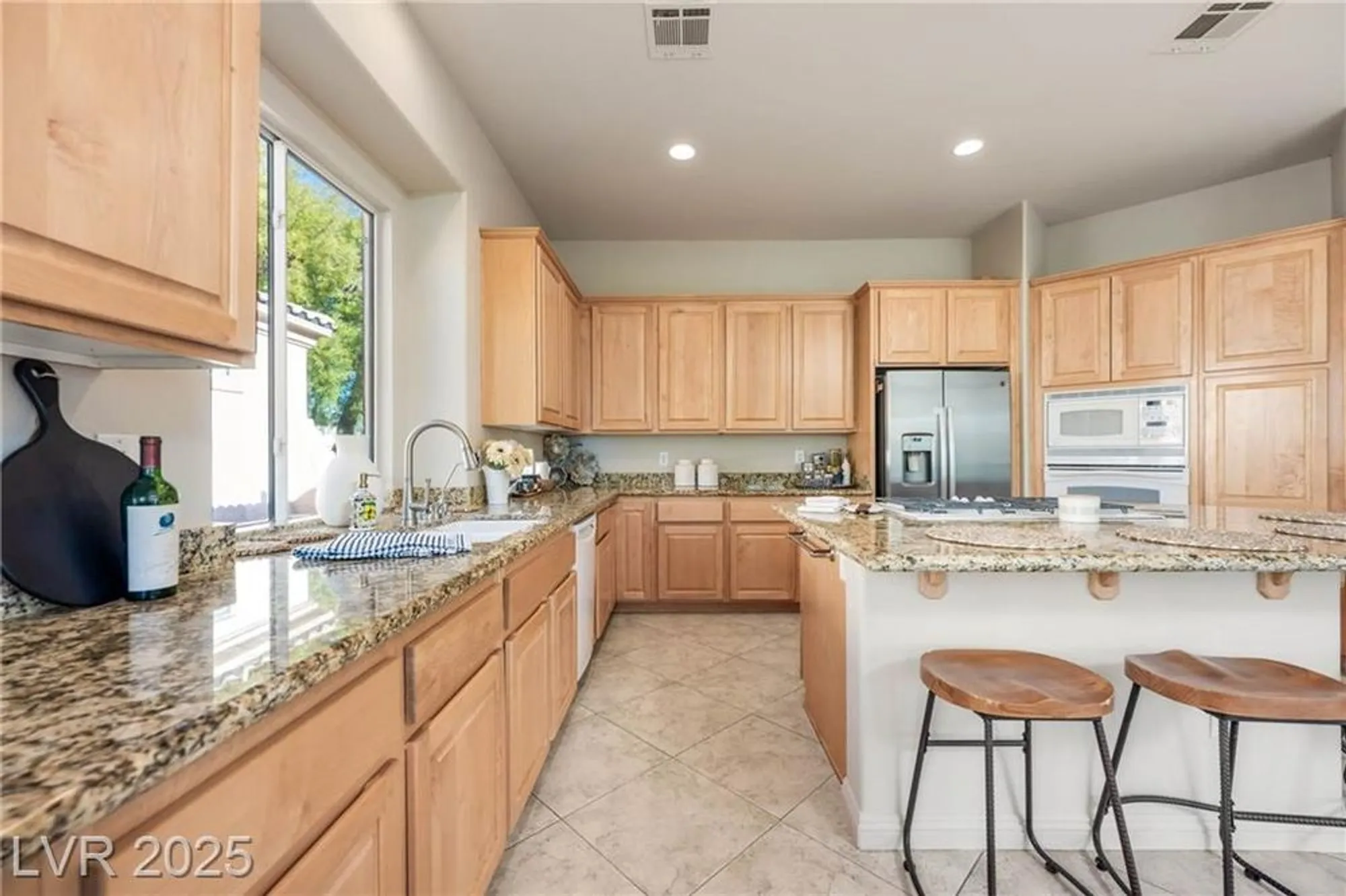 Property Slideshow image 19 of 54 | 10243 cantiamo ct, Las Vegas, NV, 89135