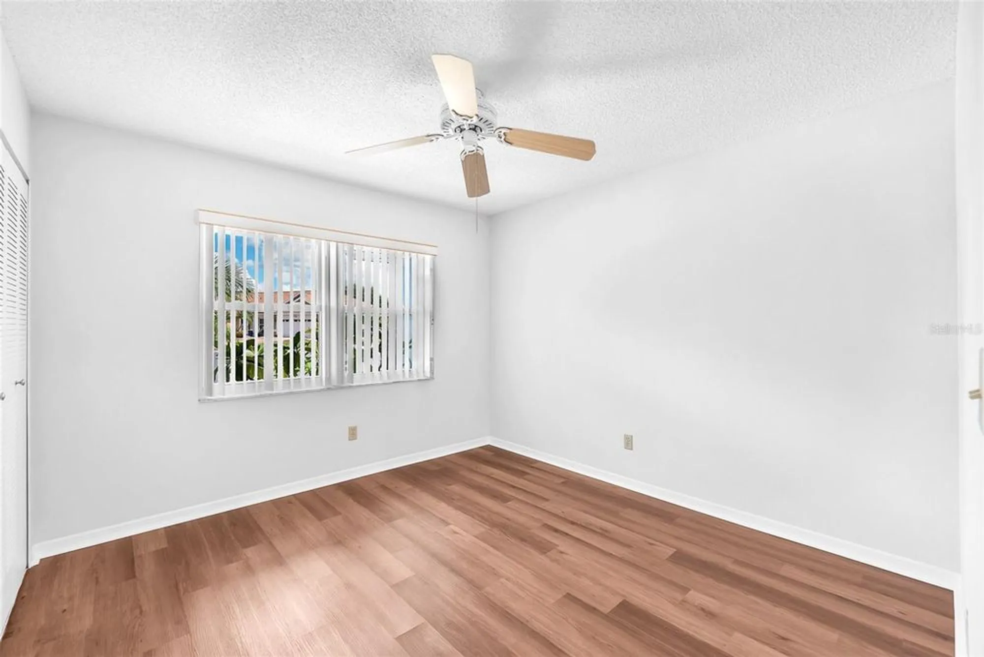 Property Slideshow image 15 of 39 | 904 sun key ct, Sun City Center, FL, 33573