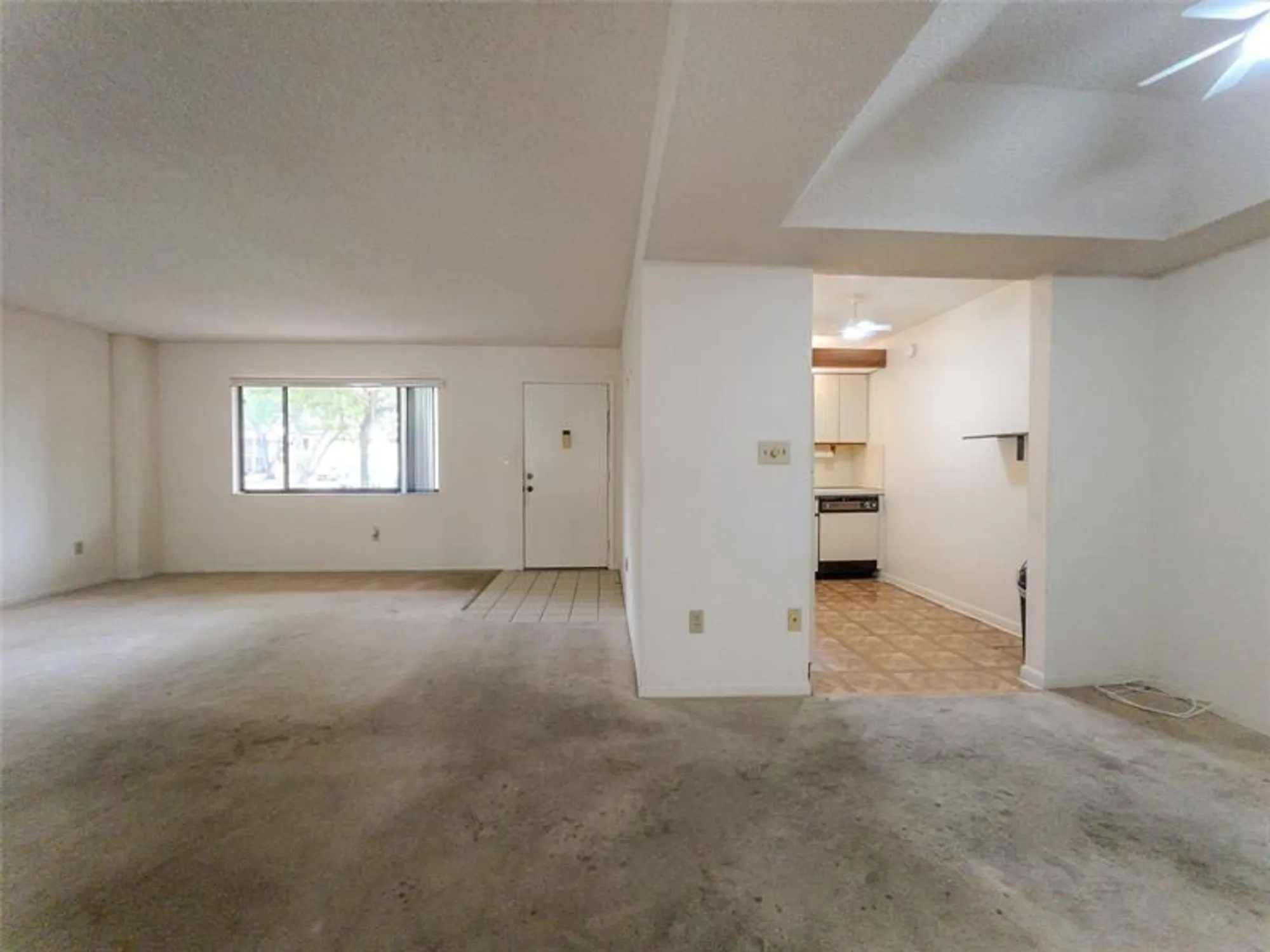 Property Slideshow image 12 of 41 | 7516 ashmont cir 104, Tamarac, FL, 33321