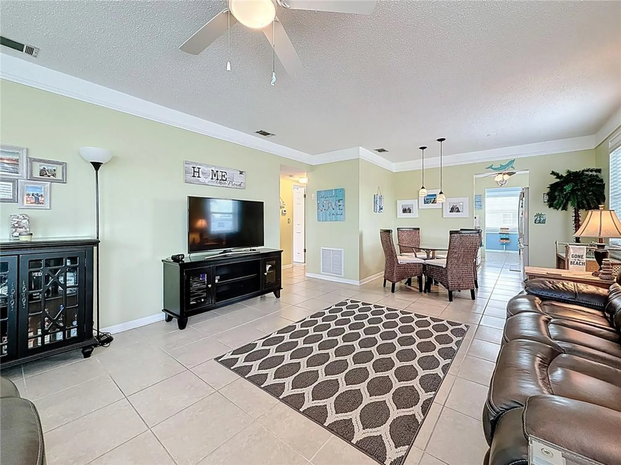 Property Slideshow image 10 of 64 | 5267 81st st n apt 26, Saint Petersburg, FL, 33709