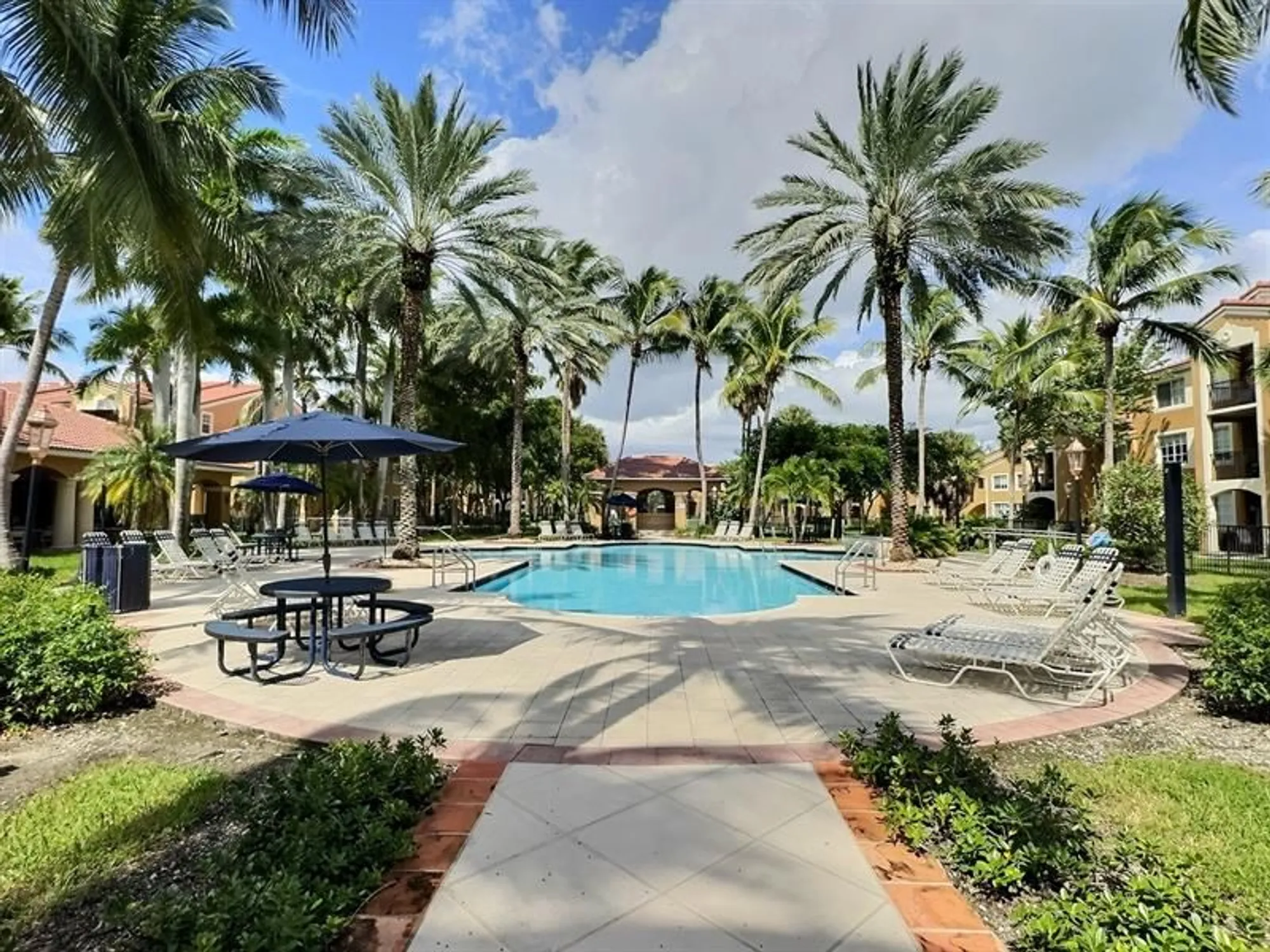 Property Slideshow image 3 of 35 | 7940 n nob hill rd 108, Tamarac, FL, 33321