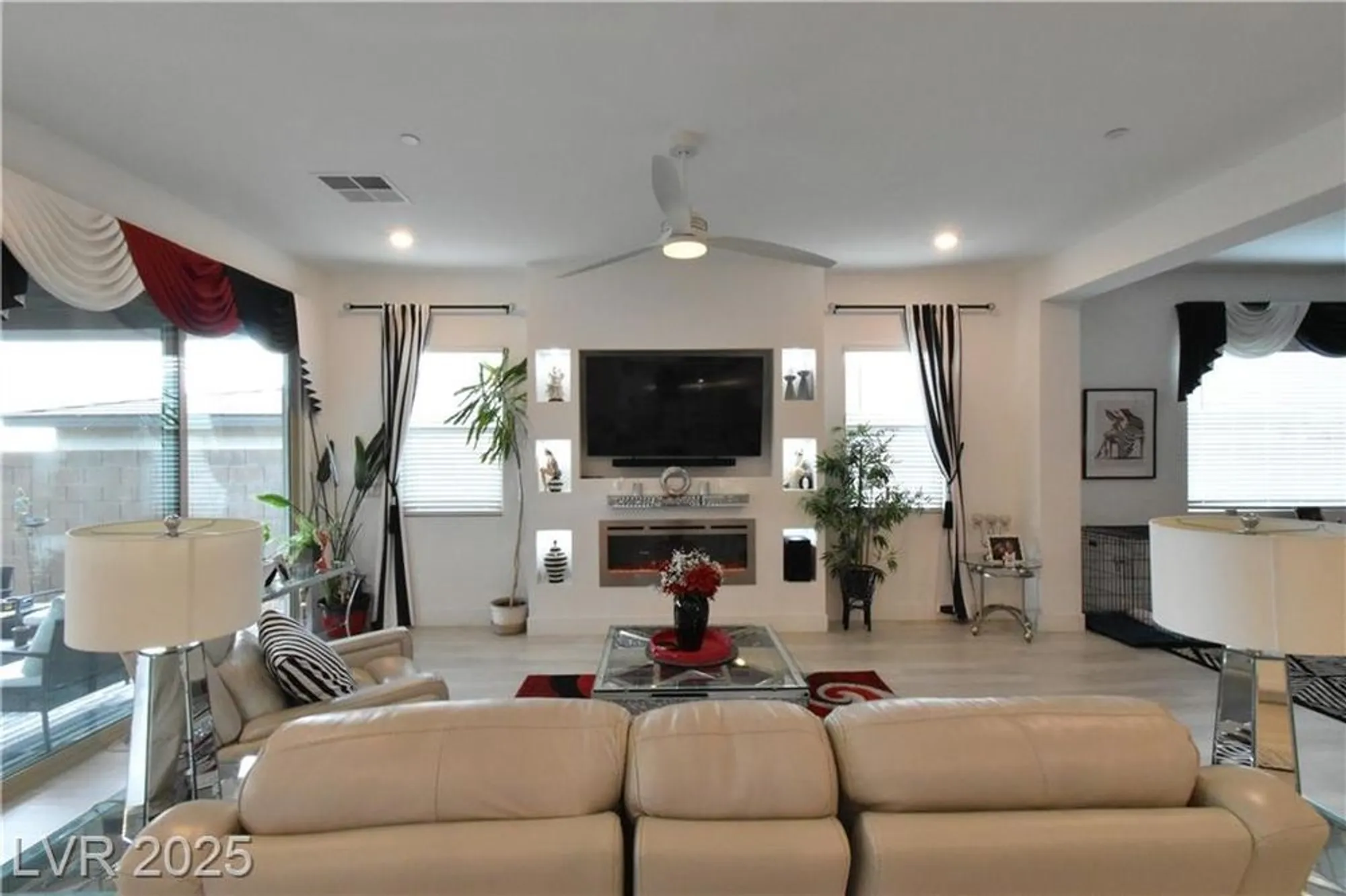 Property Slideshow image 14 of 88 | 12468 primrose grove ln, Las Vegas, NV, 89138