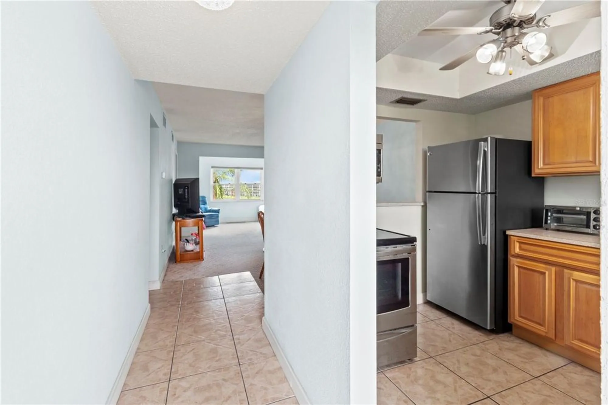 Property Slideshow image 5 of 38 | 4103 lake bayshore dr # 404, Bradenton, FL, 34205