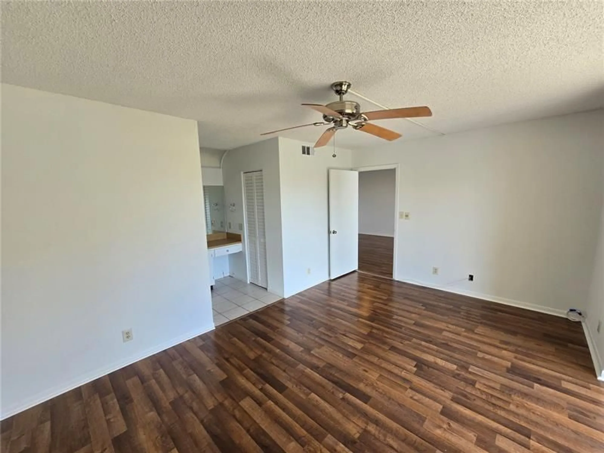 Property Slideshow image 13 of 31 | 6890 royal palm blvd 211h, Margate, FL, 33063