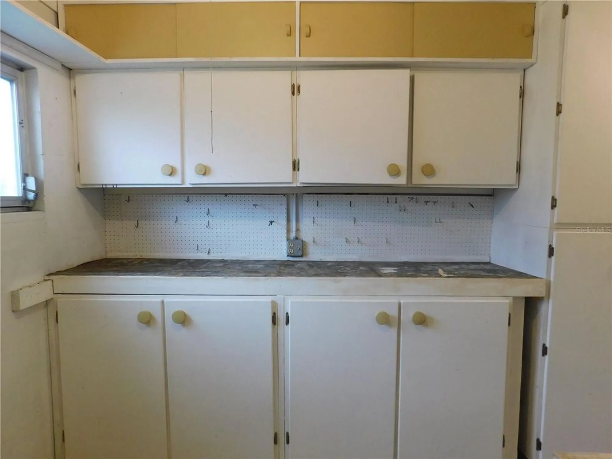 Property Slideshow image 18 of 21 | 1224 valley forge blvd, Sun City Center, FL, 33573