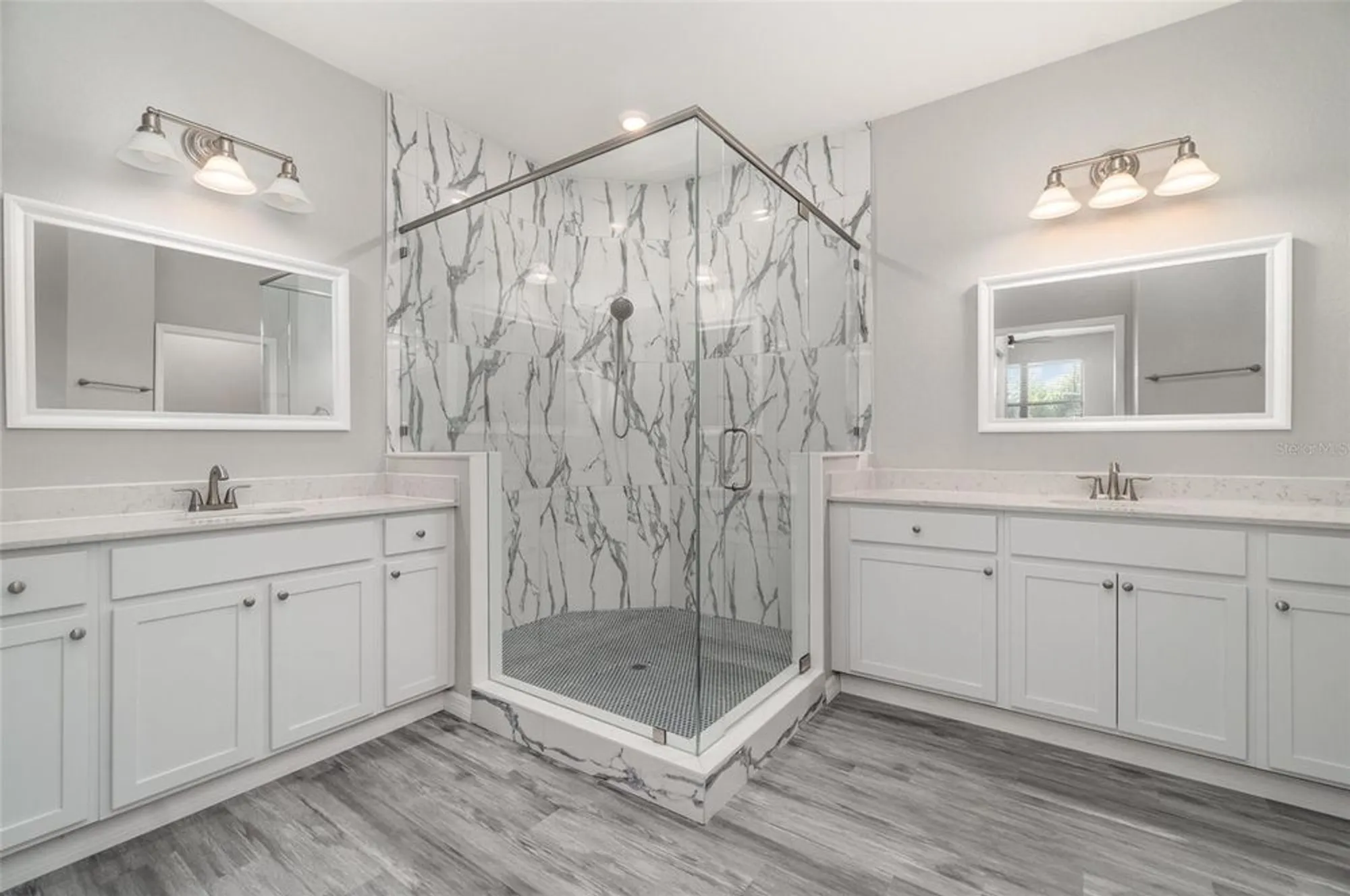 Property Slideshow image 20 of 33 | 10800 tarflower dr 202, Venice, FL, 34293