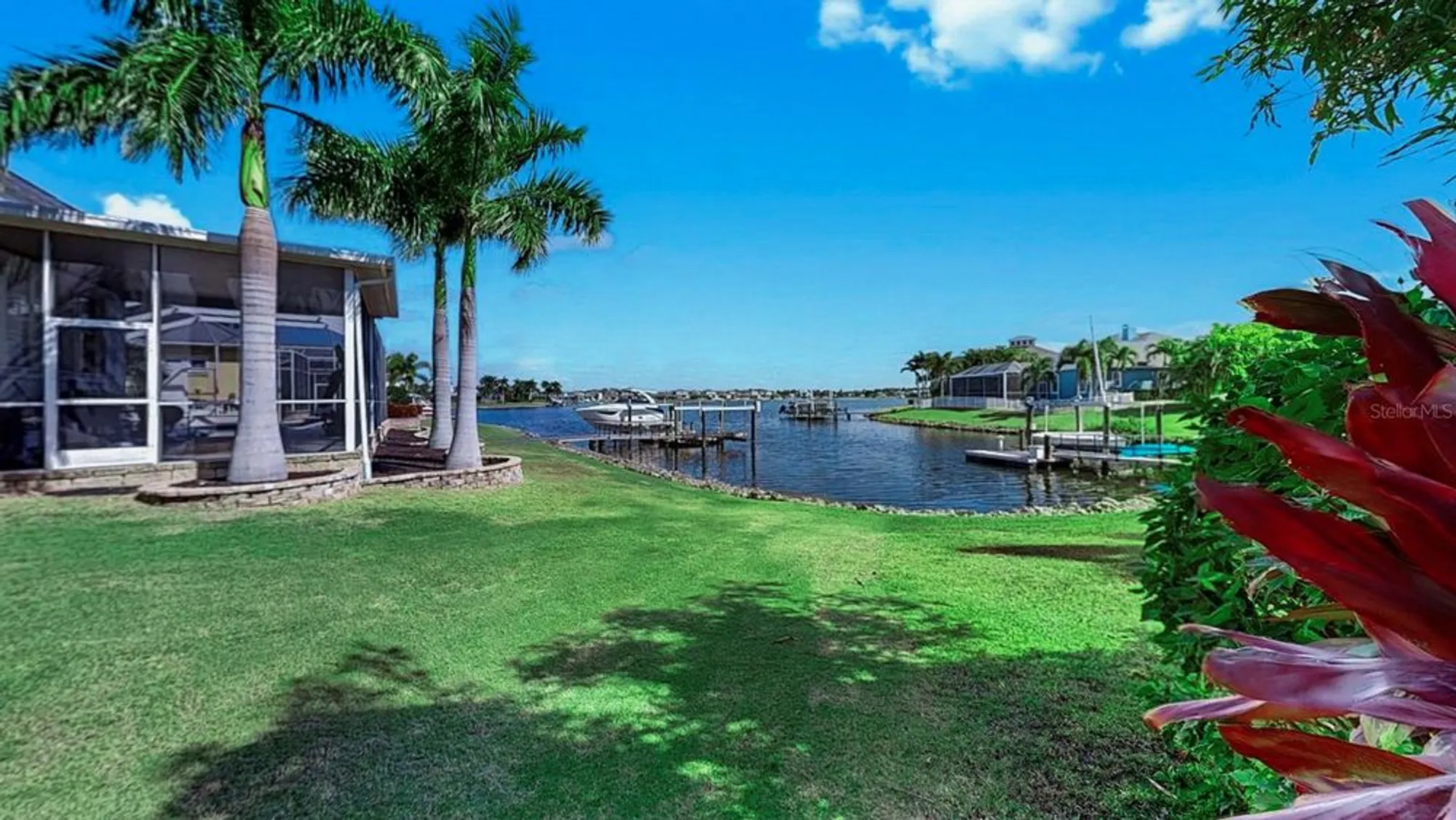 Property Slideshow image 12 of 64 | 609 manns harbor dr, Apollo Beach, FL, 33572