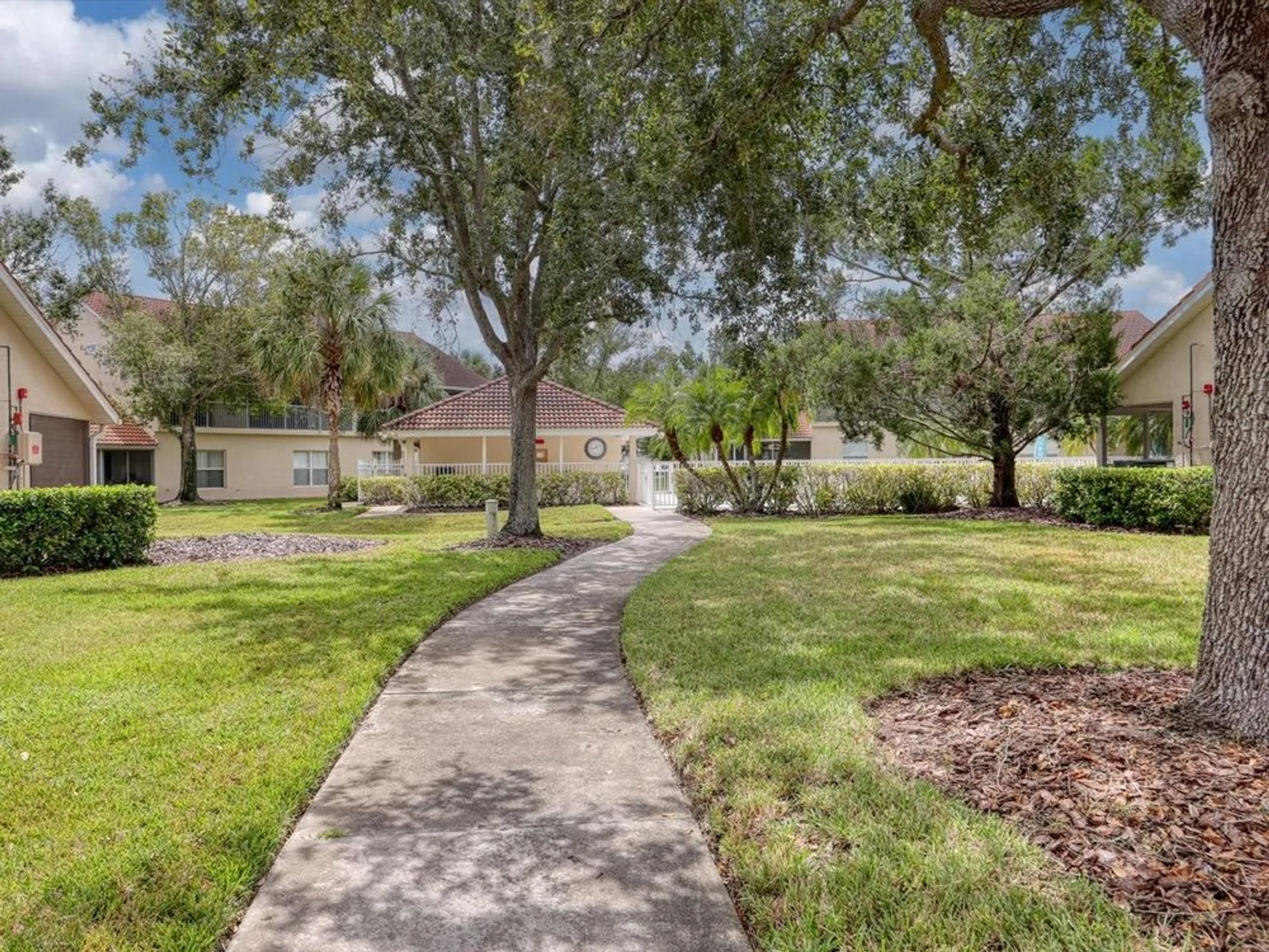 Property Slideshow image 31 of 53 | 7273 cedar hollow cir # 102, Bradenton, FL, 34203