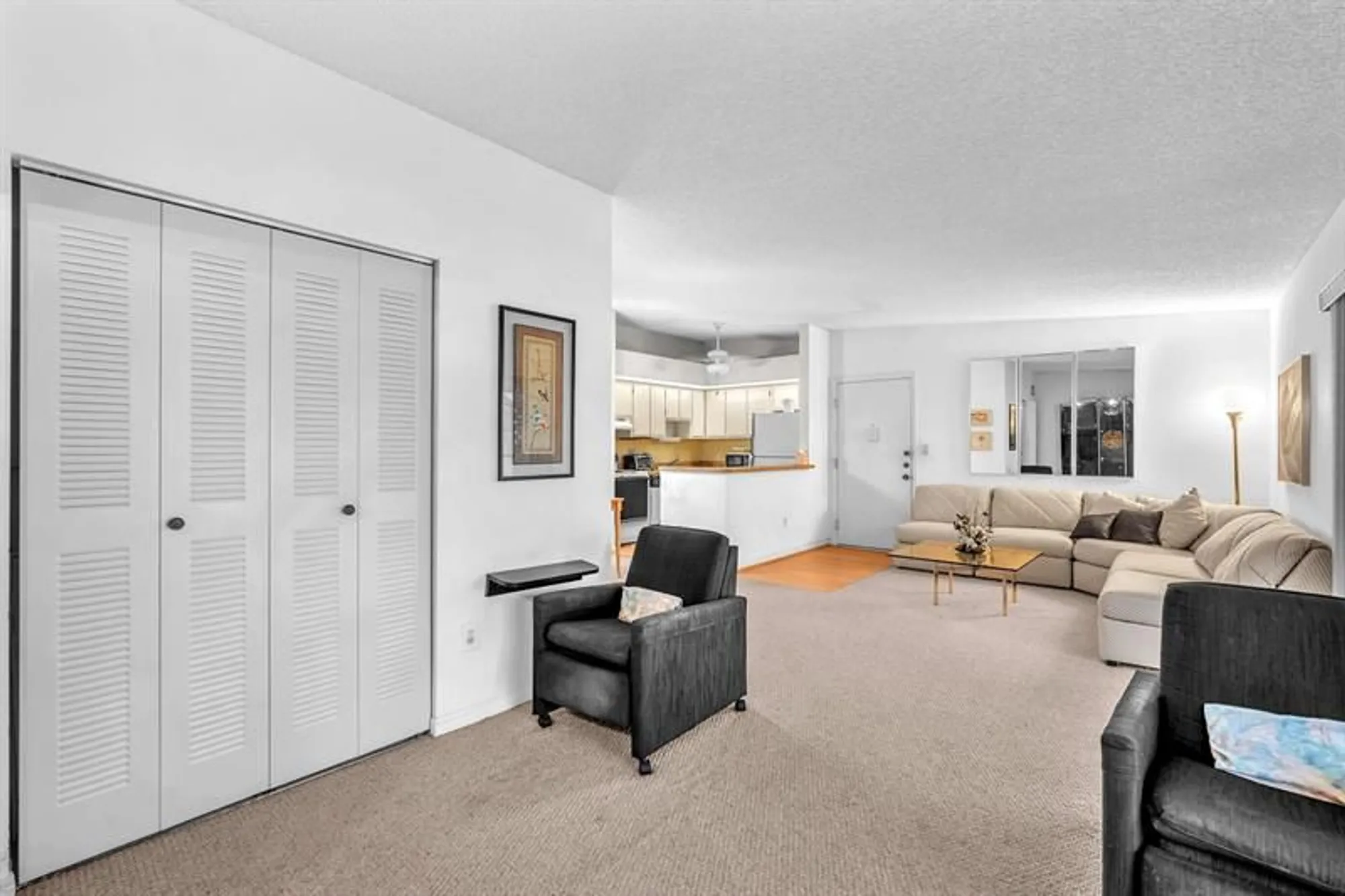 Property Slideshow image 10 of 31 | 10419 e clairmont cir 205, Tamarac, FL, 33321
