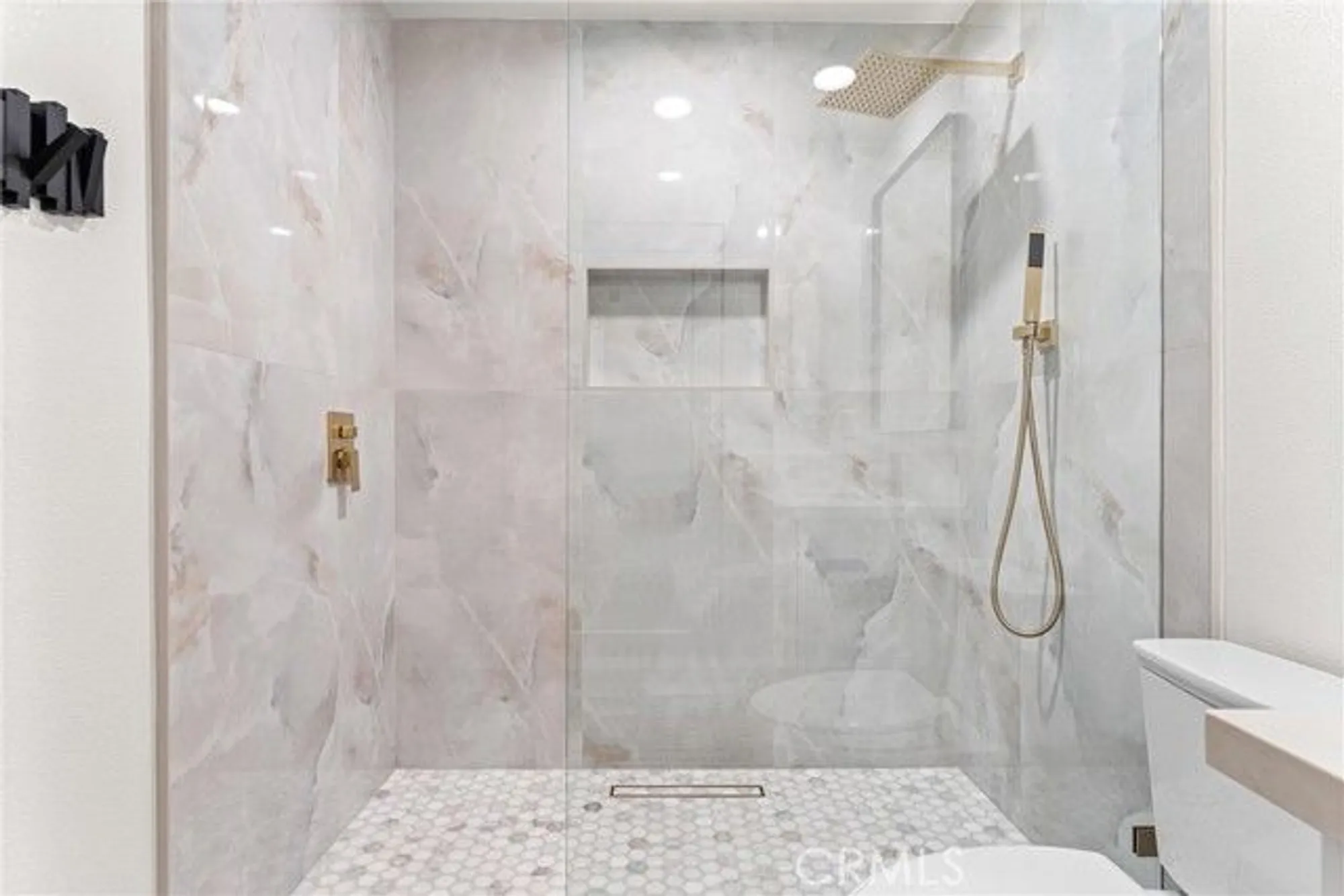 Property Slideshow image 33 of 47 | 2f w via, Laguna Woods, CA, 92637