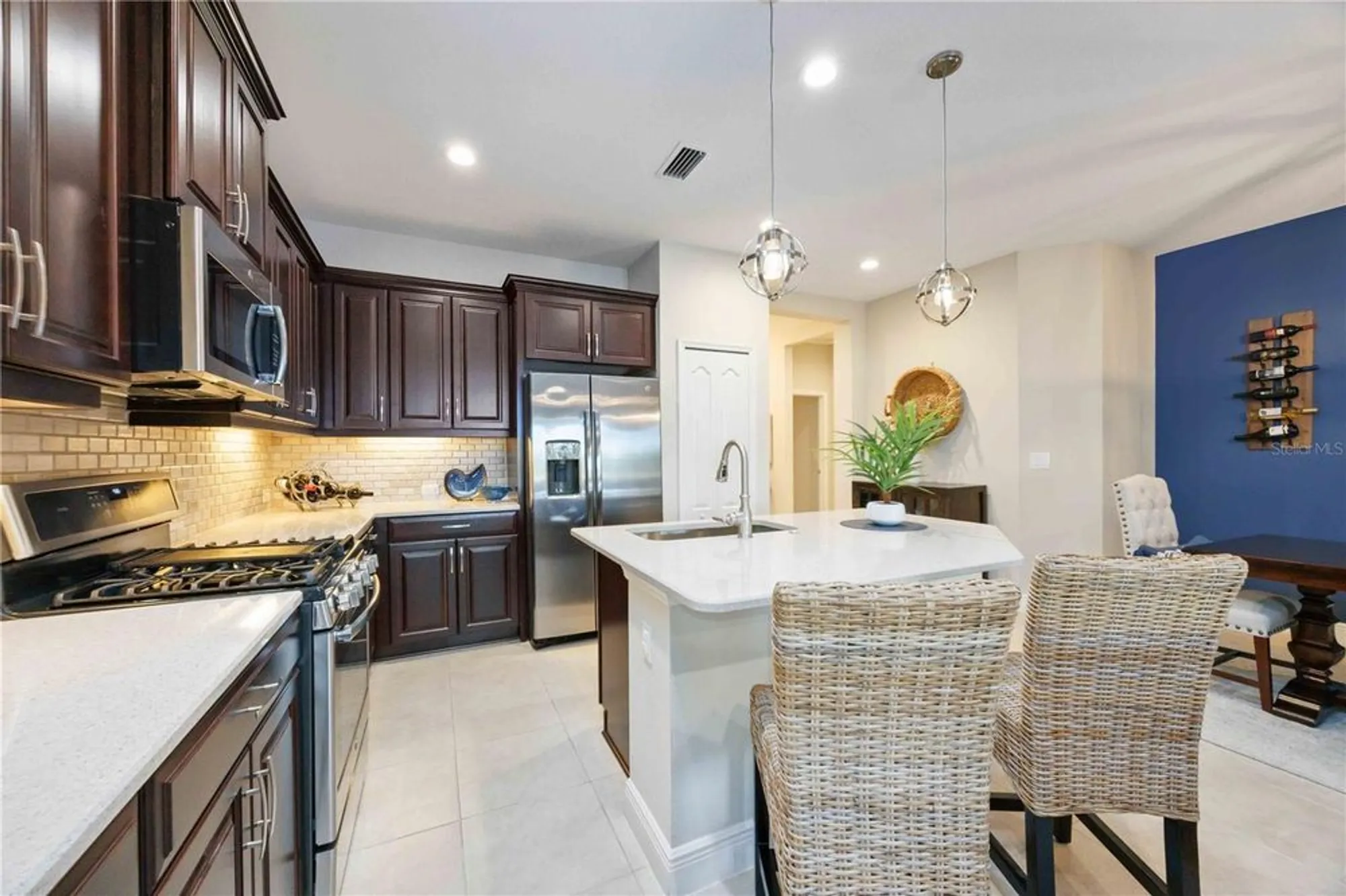 Property Slideshow image 20 of 70 | 21625 avon park ct, Venice, FL, 34293