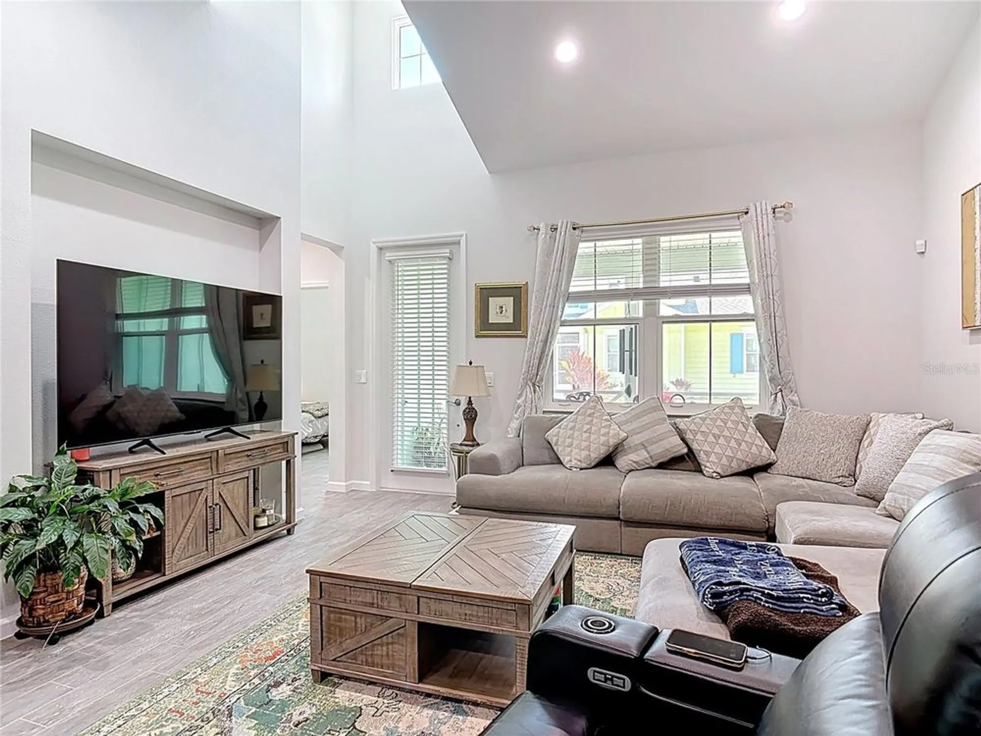 Property Slideshow image 6 of 19 | 118 gypsy palace ln, Daytona Beach, FL, 32124