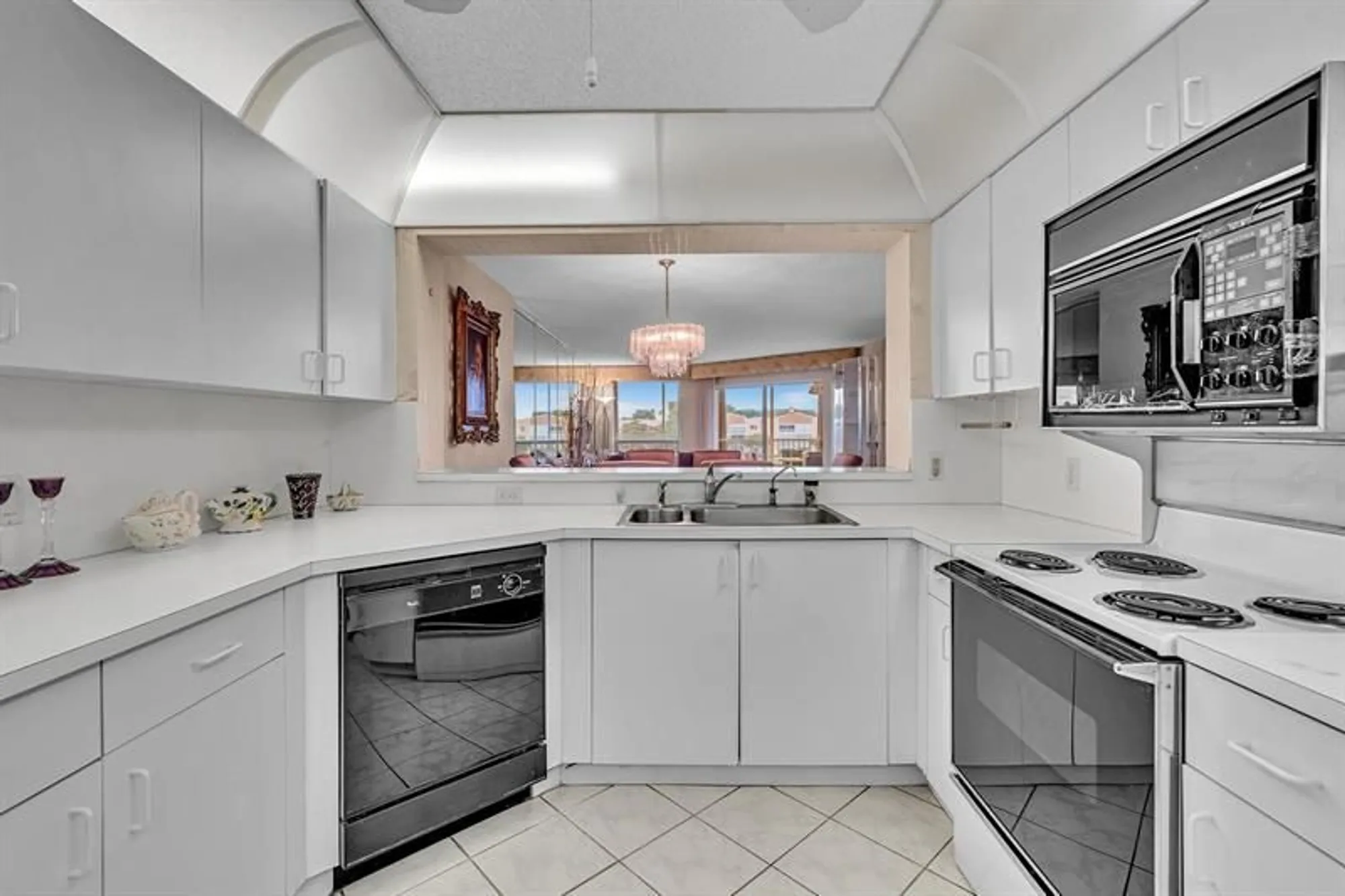 Property Slideshow image 6 of 81 | 7377 granville dr 311, Tamarac, FL, 33321