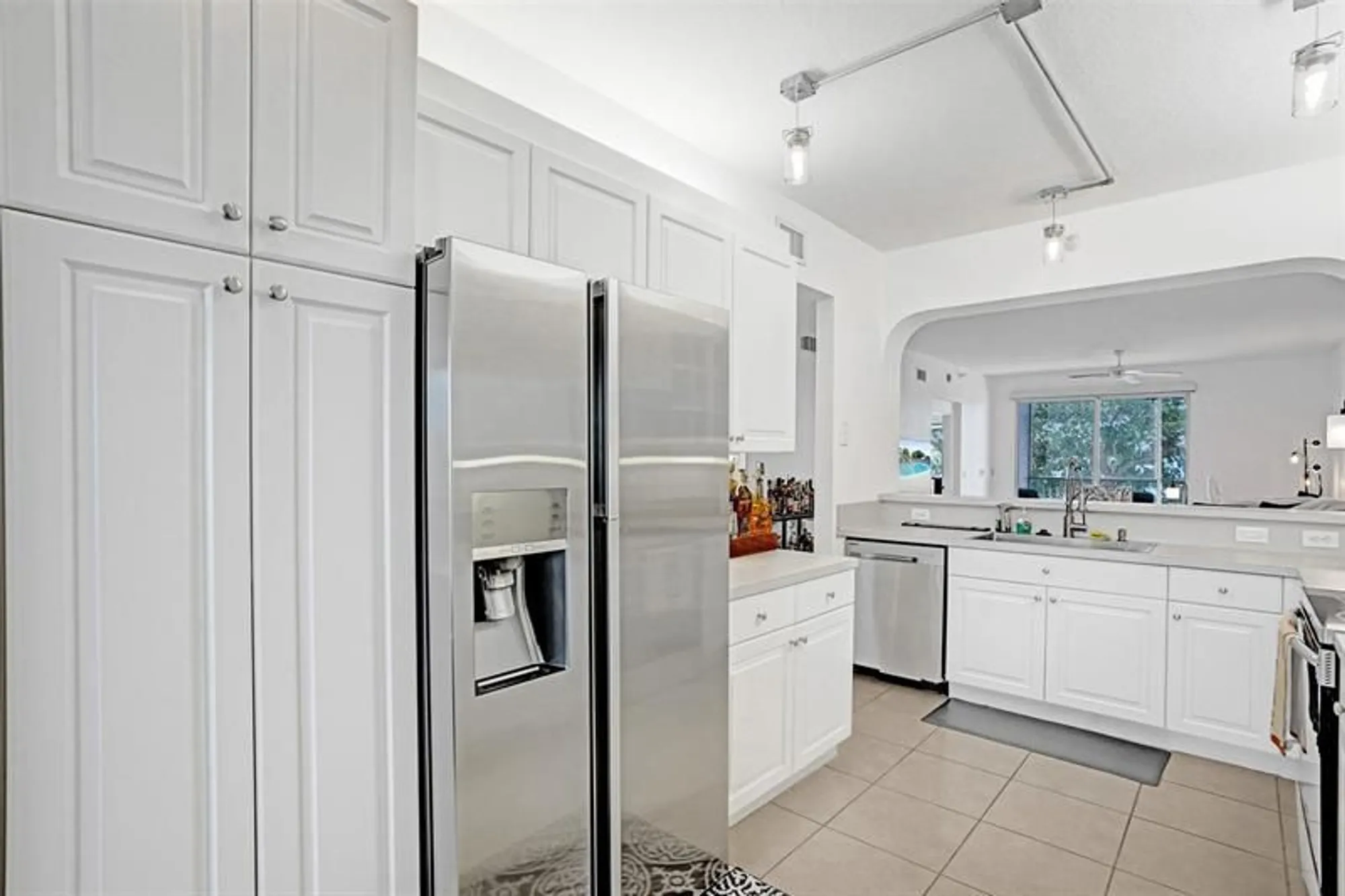 Property Slideshow image 3 of 43 | 7623 southampton ter apt 302, Tamarac, FL, 33321