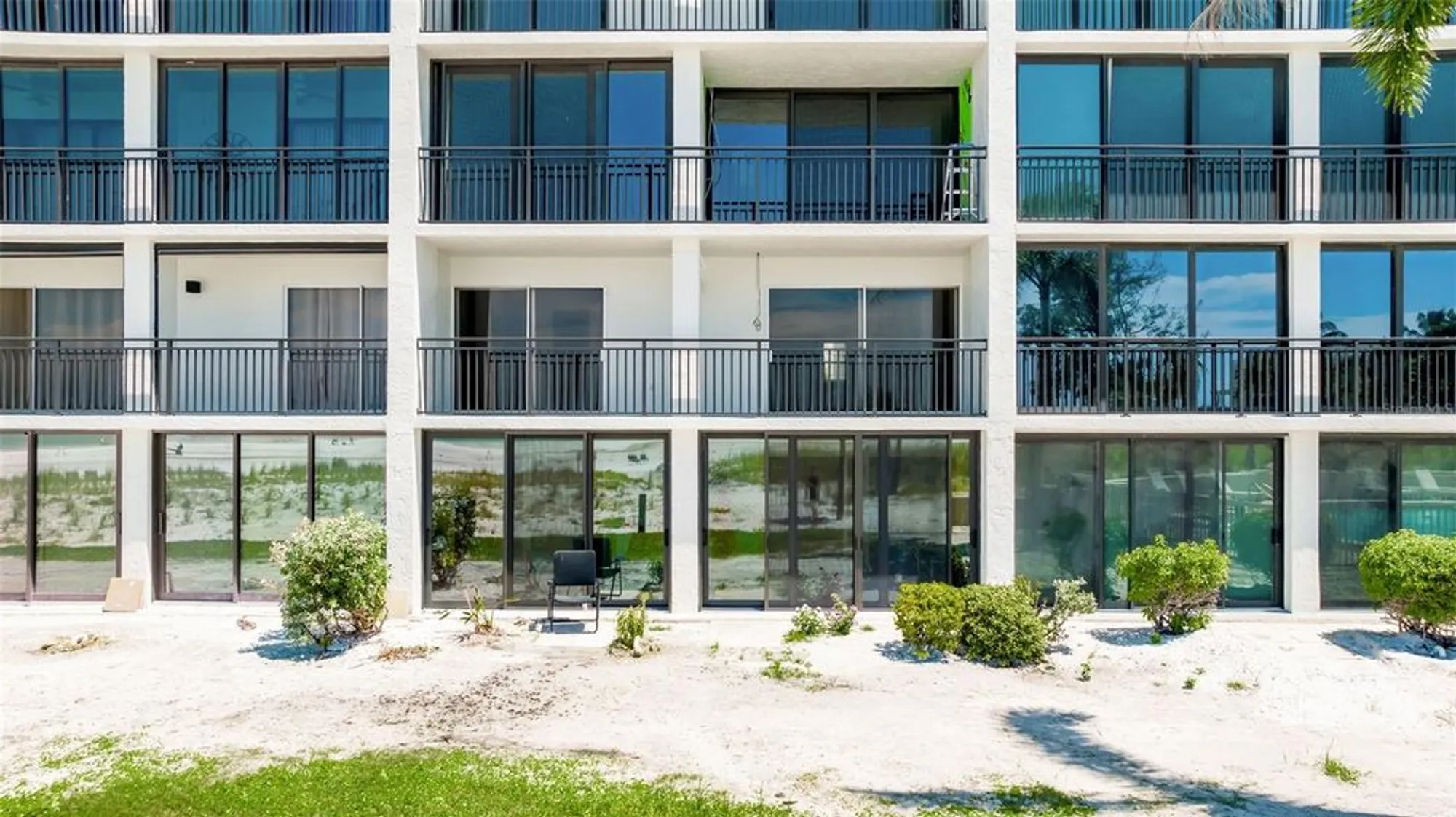 Property Slideshow image 3 of 29 | 19 whispering sands dr 203, Sarasota, FL, 34242