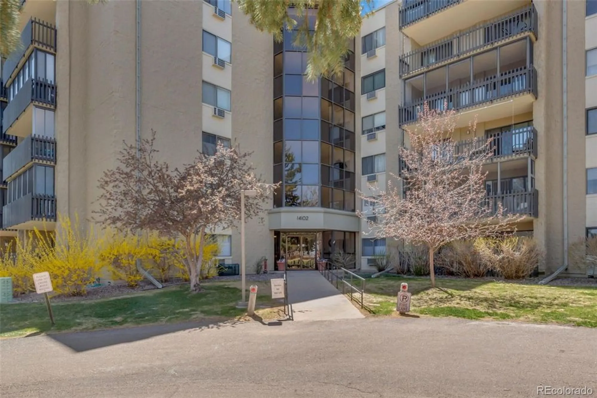 Property Slideshow image 27 of 45 | 14102 e linvale pl 405, Aurora, CO, 80014