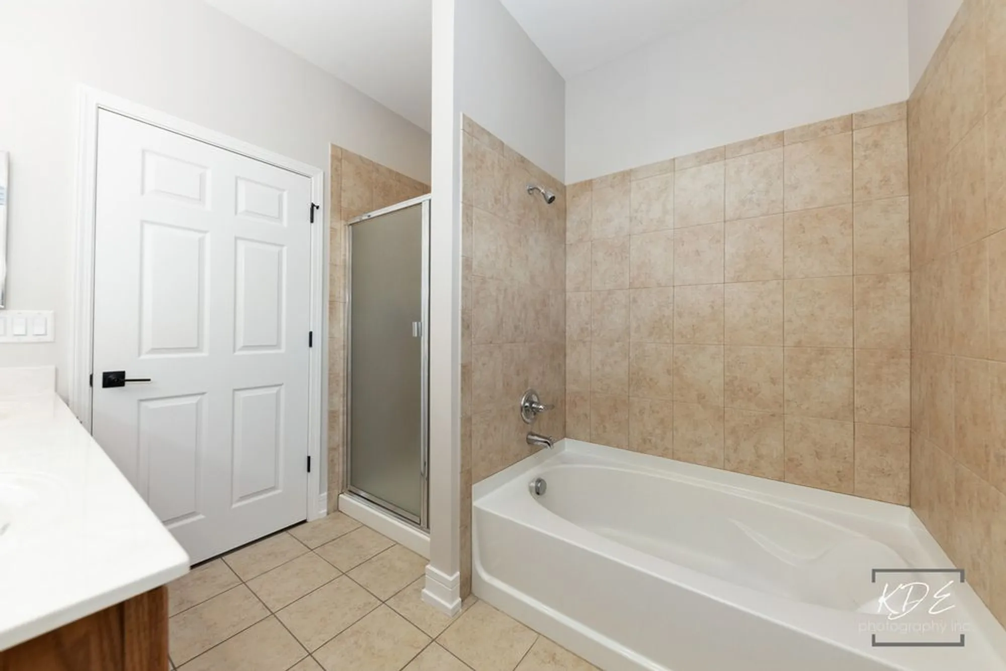 Property Slideshow image 20 of 33 | 2836 hillcrest cir, Naperville, IL, 60564
