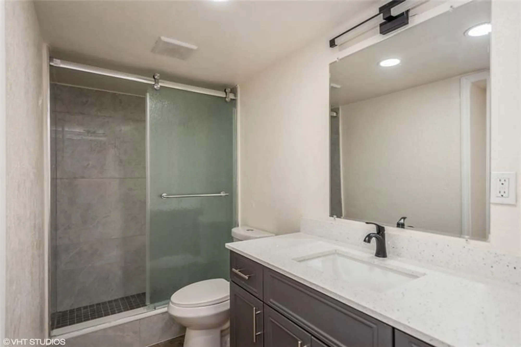 Property Slideshow image 24 of 33 | 2805 victoria way d1, Coconut Creek, FL, 33066