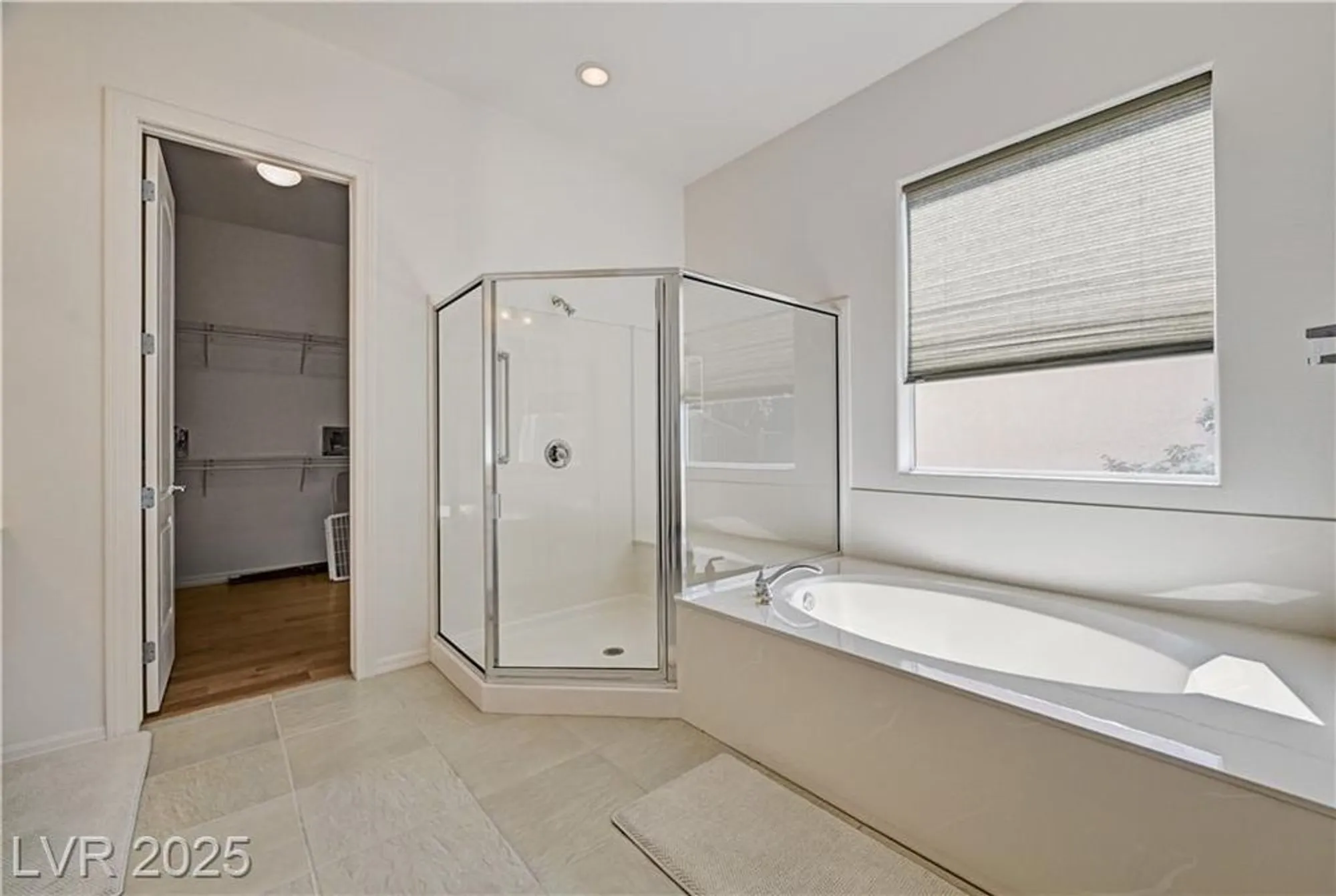 Property Slideshow image 38 of 45 | 2183 clearwater lake dr, Henderson, NV, 89044