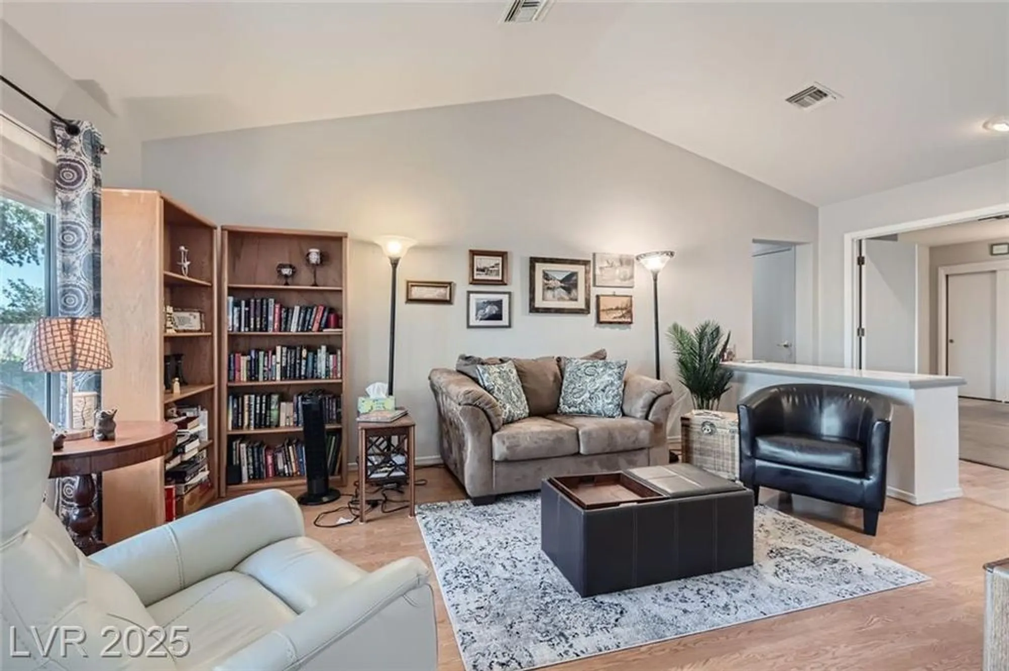 Property Slideshow image 6 of 25 | 8628 desert holly dr, Las Vegas, NV, 89134
