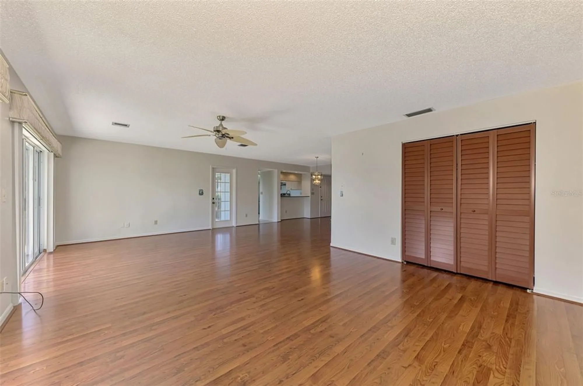 Property Slideshow image 11 of 58 | 420 wexford cir # 124, Venice, FL, 34293