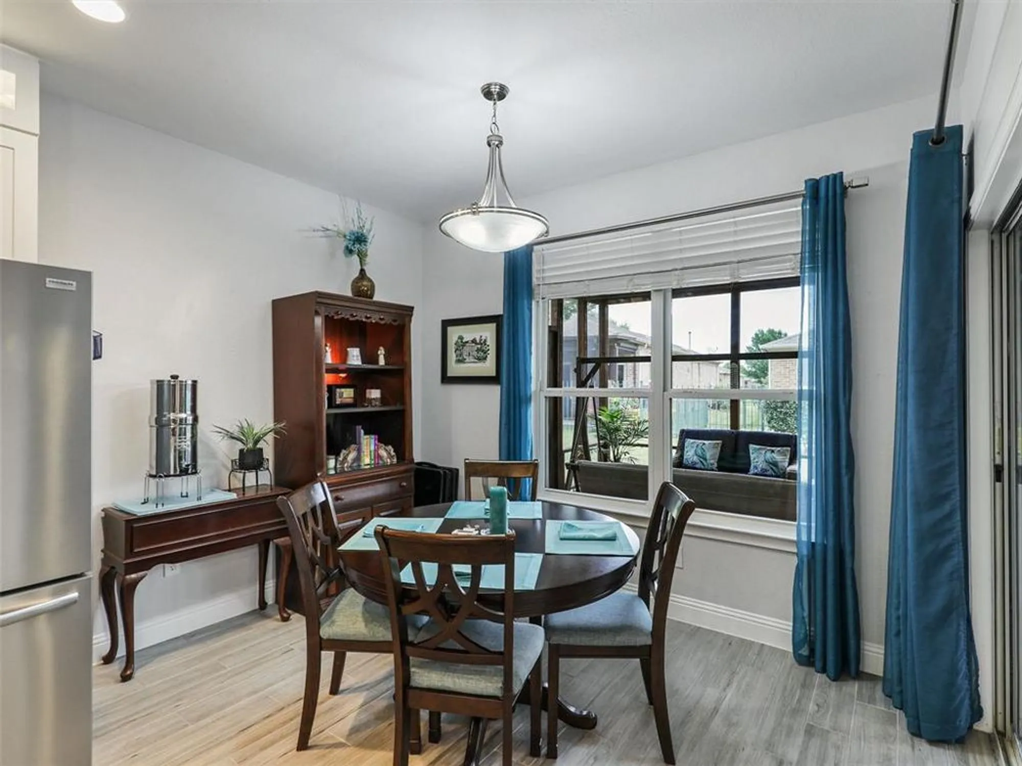 Property Slideshow image 20 of 37 | 6026 prairie bend ln, Frisco, TX, 75036