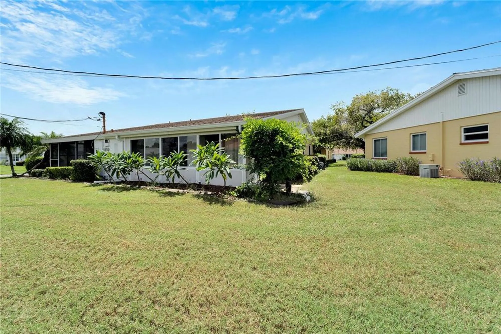 Property Slideshow image 23 of 54 | 401 dorchester pl 58, Sun City Center, FL, 33573