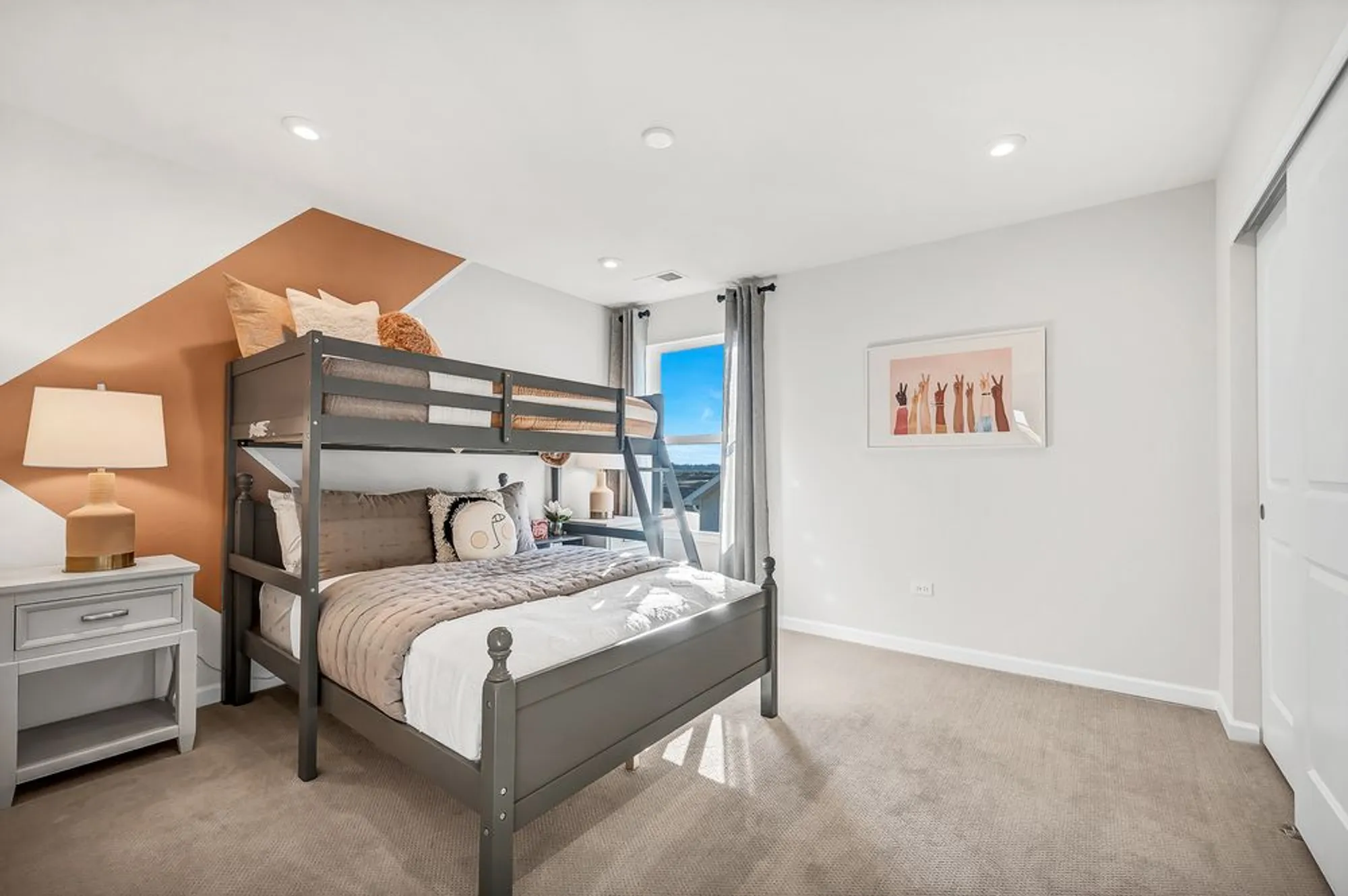 Property Slideshow image 18 of 22 | , Aurora, IL, 60503