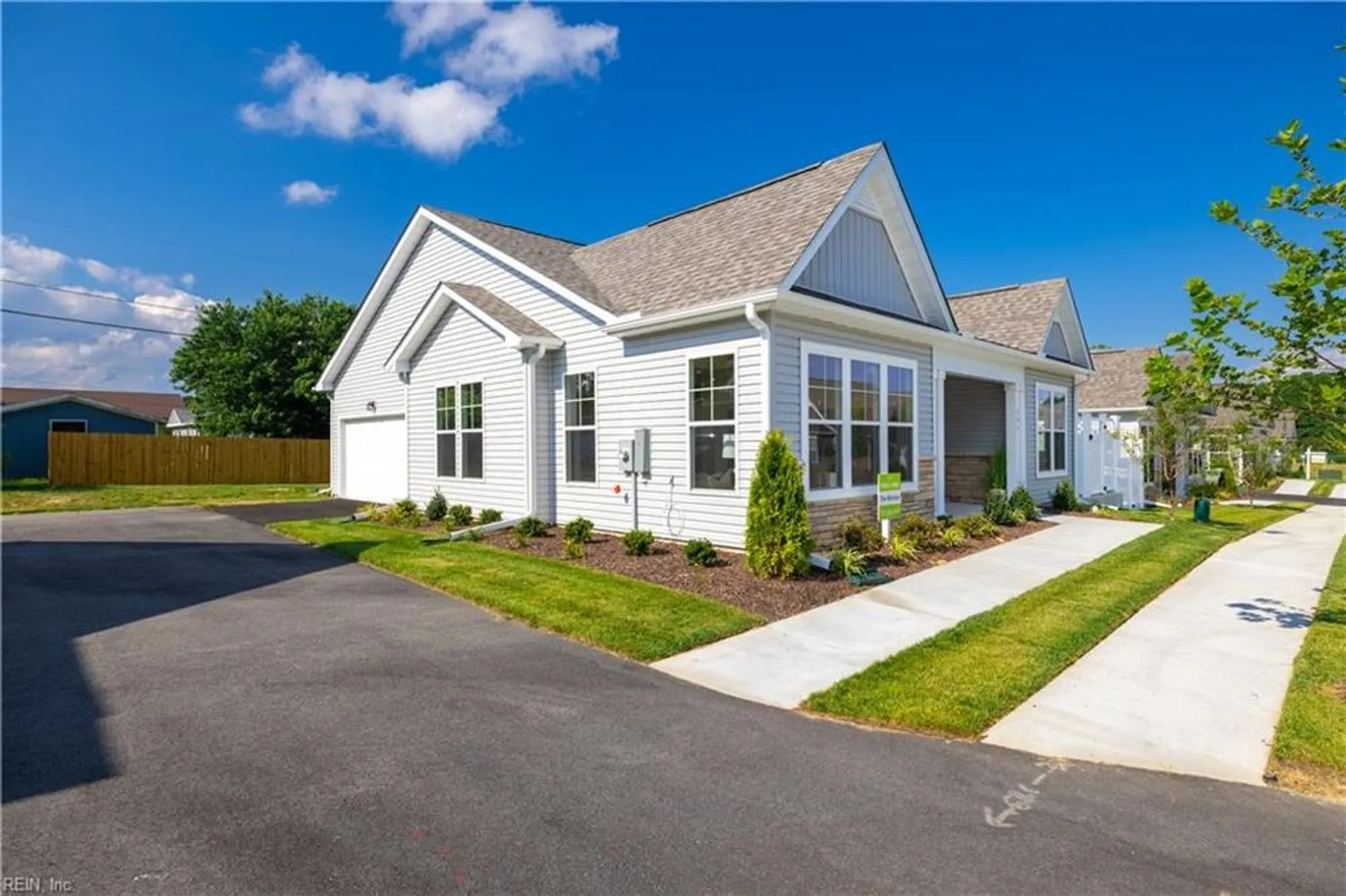 Property Slideshow image 2 of 44 | 200 oxford ave # 46-2, Smithfield, VA, 23430