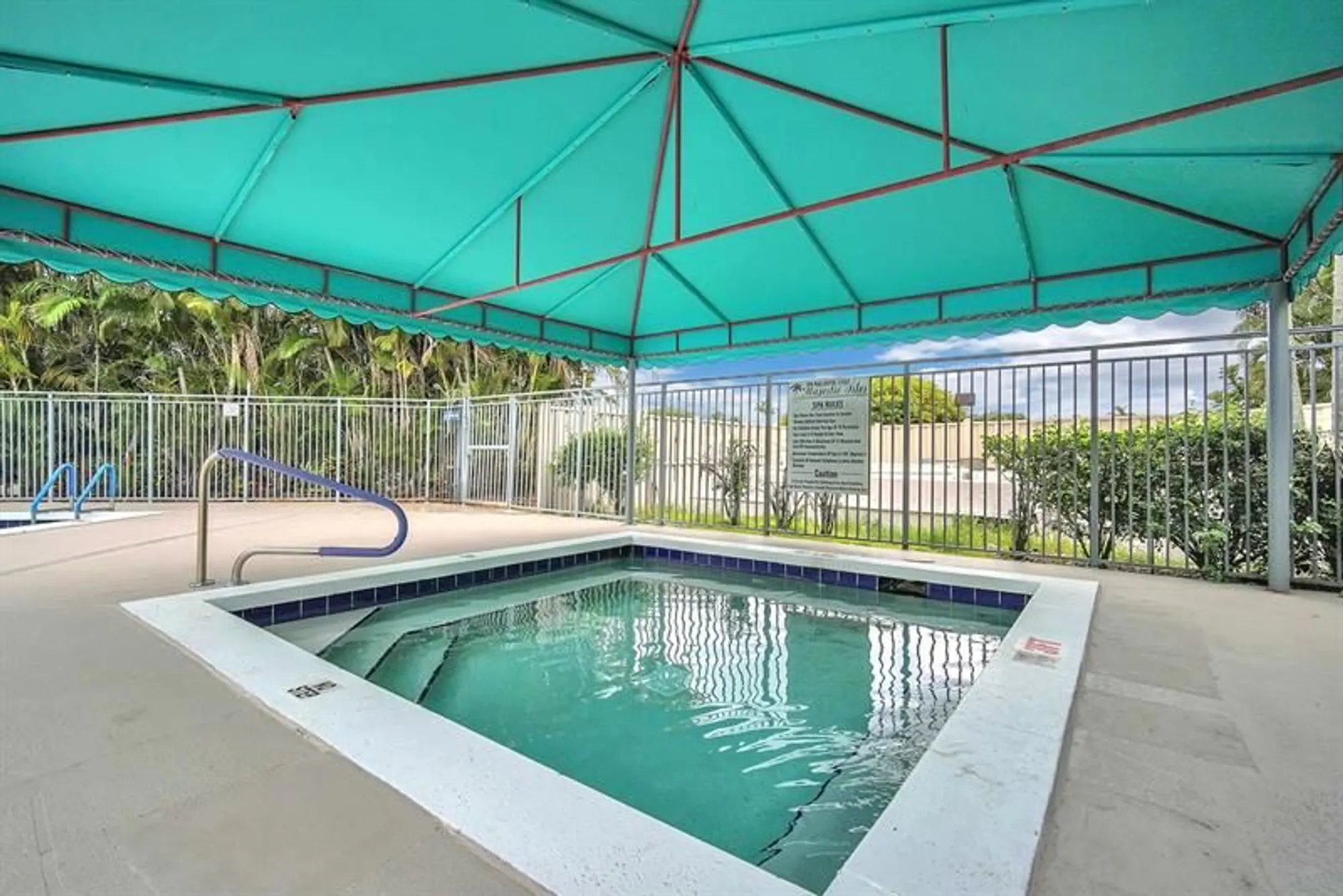 Property Slideshow image 38 of 57 | 5701 swaying palm ln, Boynton Beach, FL, 33437