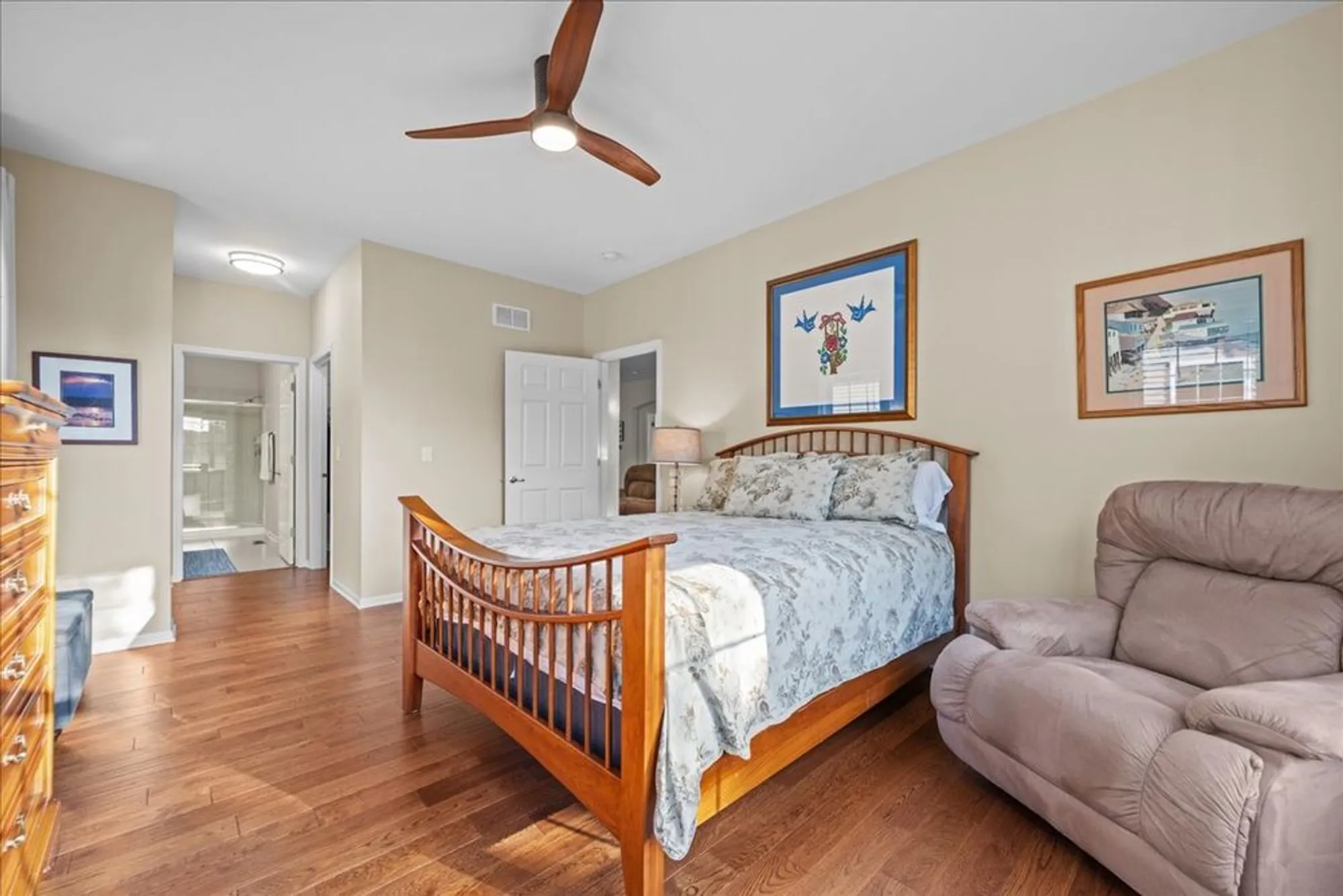 Property Slideshow image 16 of 30 | 1148 drury ln, Aurora, IL, 60502