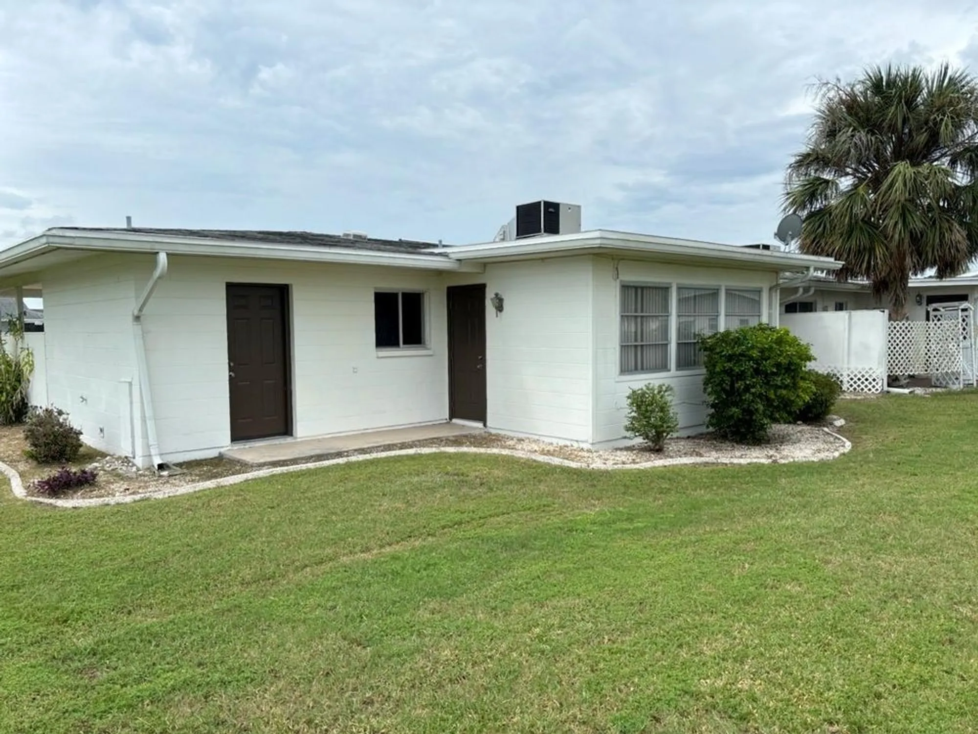 Property Slideshow image 3 of 16 | 1515 danbury dr, Sun City Center, FL, 33573