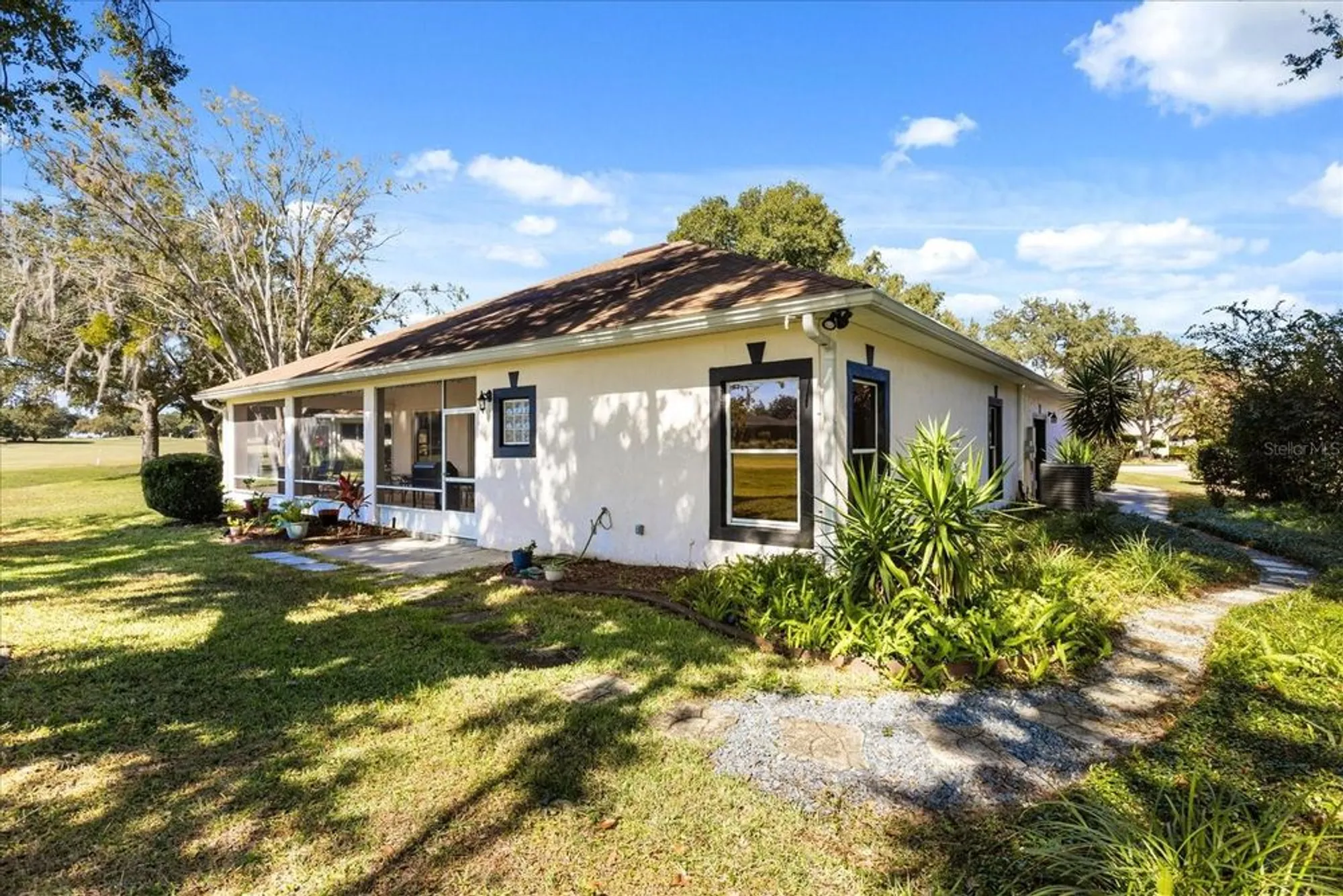 Property Slideshow image 8 of 52 | 5435 grove mnr, Lady Lake, FL, 32159