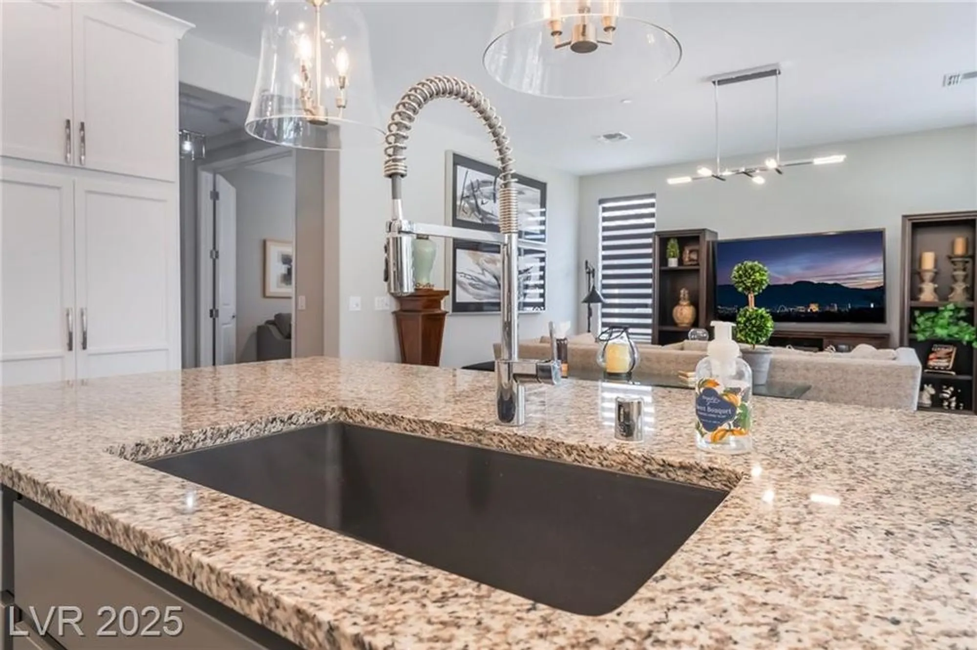 Property Slideshow image 14 of 44 | 15 arid crest ave, Henderson, NV, 89011