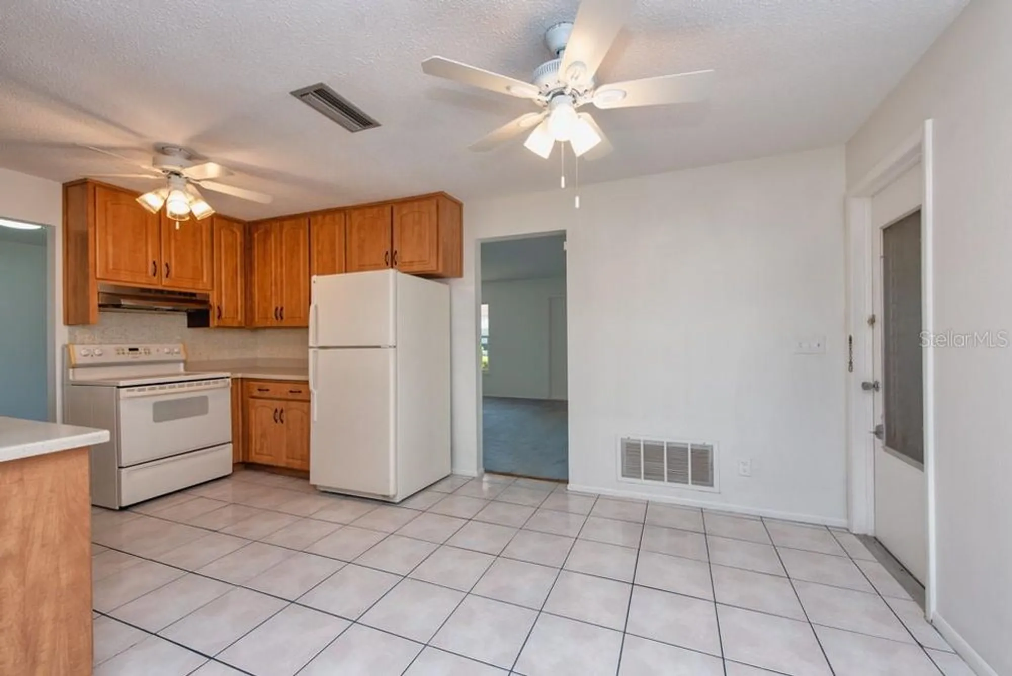 Property Slideshow image 7 of 39 | 3843 97th ter, Pinellas Park, FL, 33782