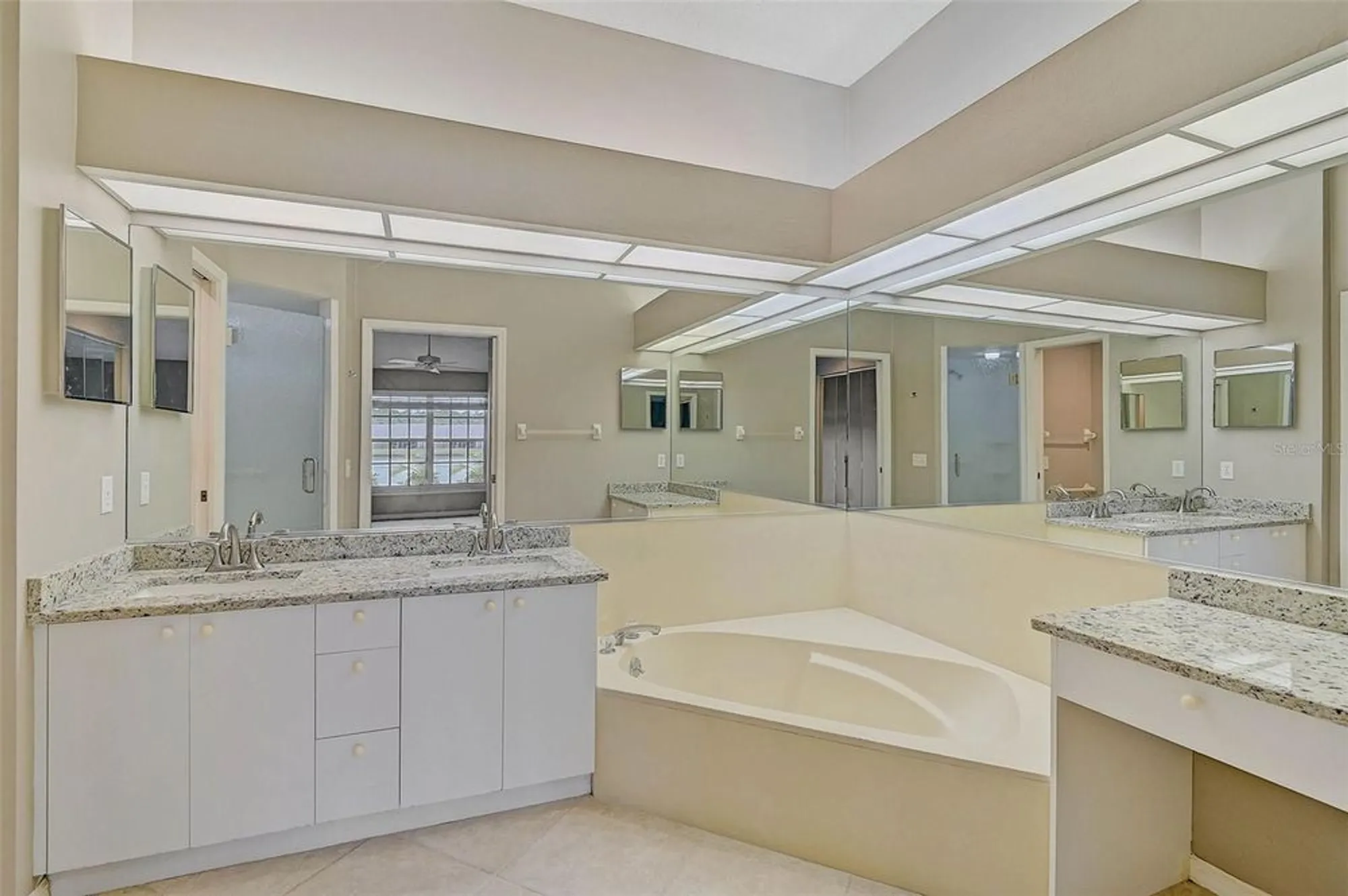 Property Slideshow image 24 of 50 | 7146 lakeside dr, Sarasota, FL, 34243