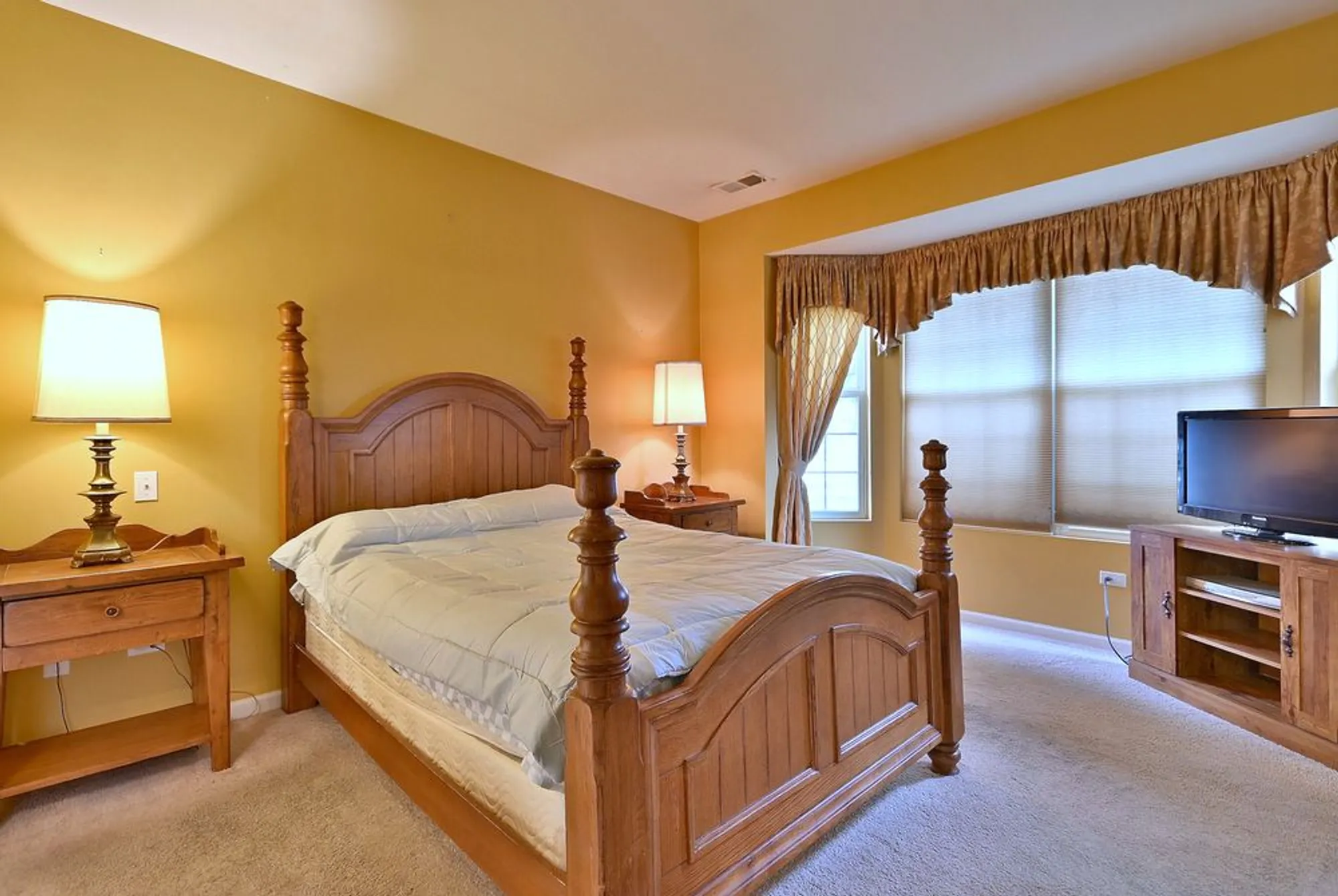 Property Slideshow image 23 of 36 | 2832 beacon point cir, Elgin, IL, 60124