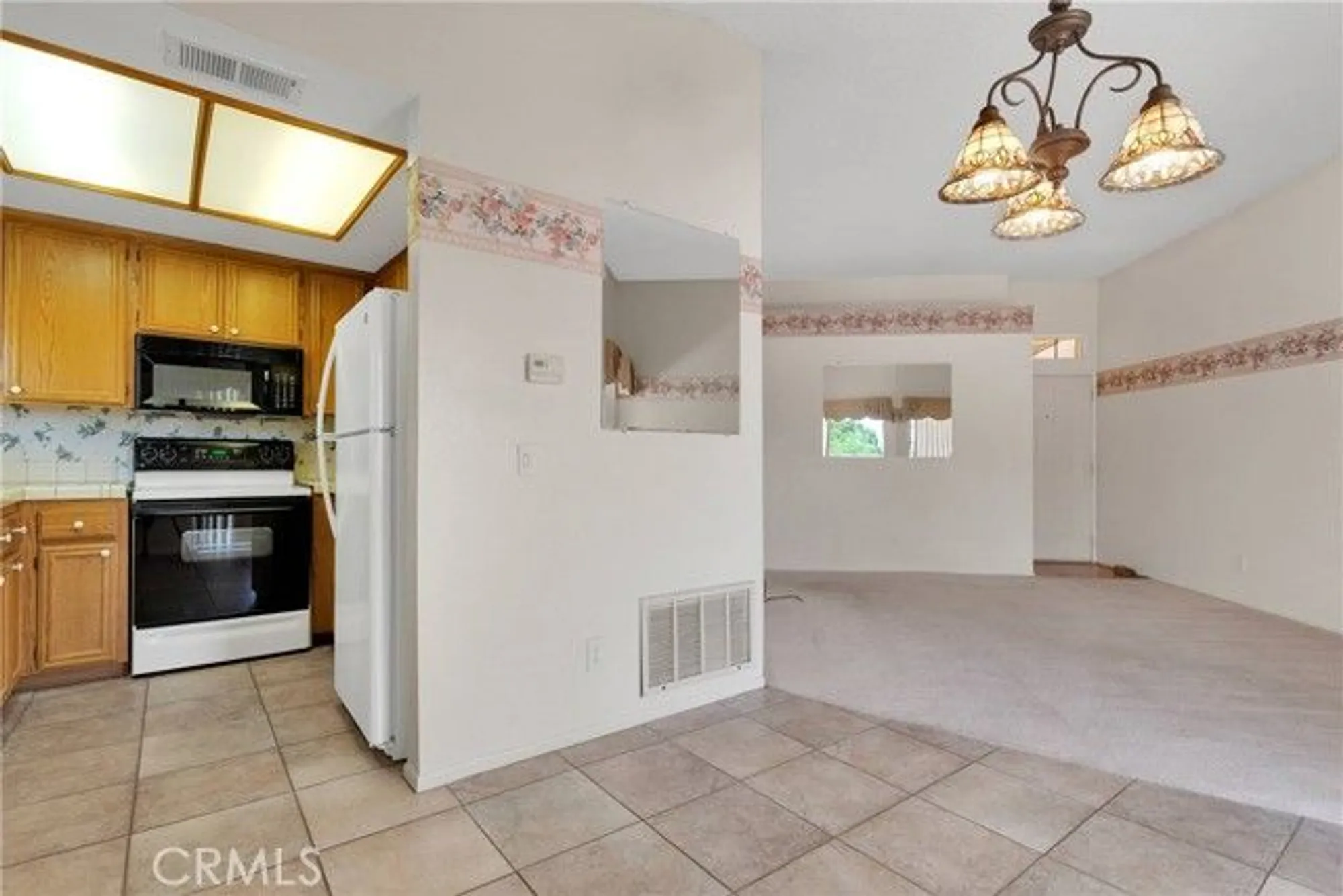 Property Slideshow image 9 of 39 | 19121 palo verde dr, Apple Valley, CA, 92308
