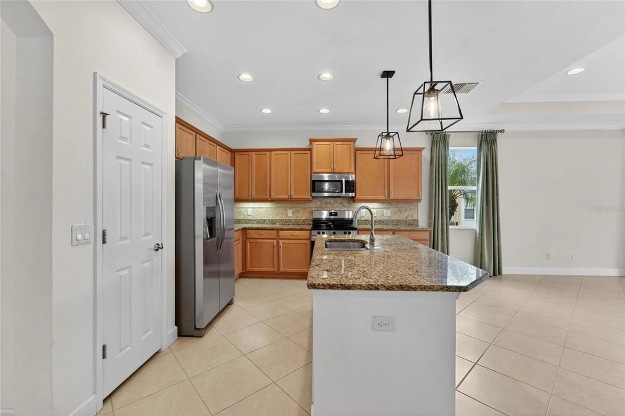 Property Slideshow image 21 of 64 | 2226 nottingham greens dr, Sun City Center, FL, 33573