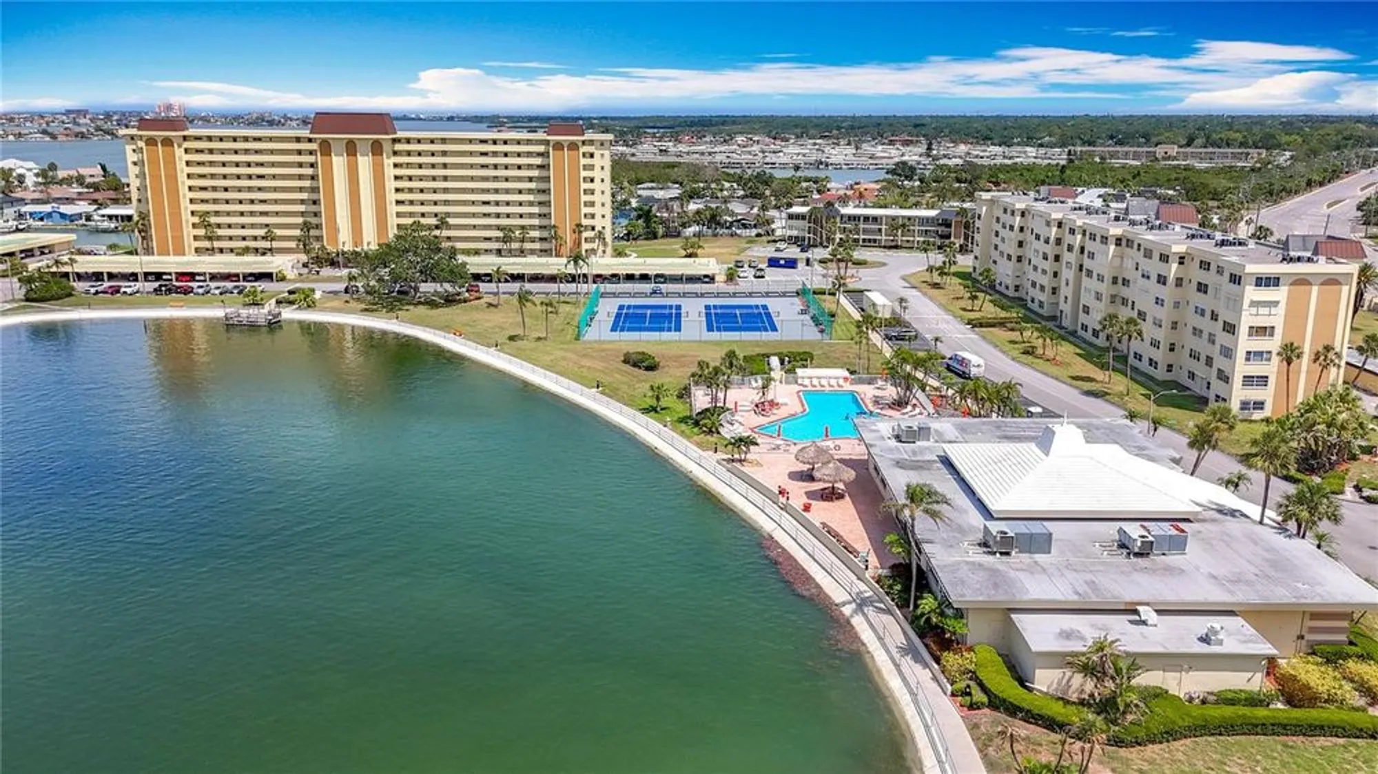 Property Slideshow image 42 of 61 | 4725 cove cir apt 908, St Petersburg, FL, 33708