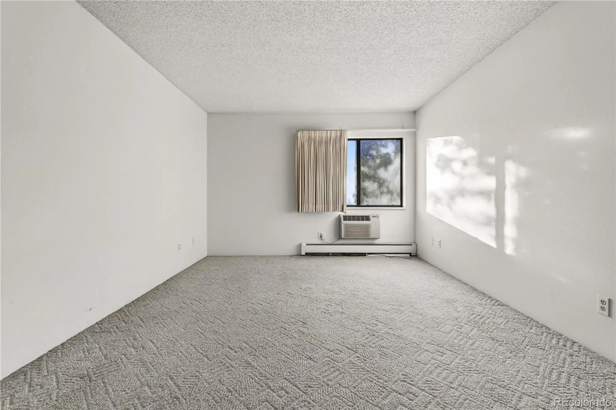 Property Slideshow image 15 of 37 | 13800 e marina dr apt 104, Aurora, CO, 80014