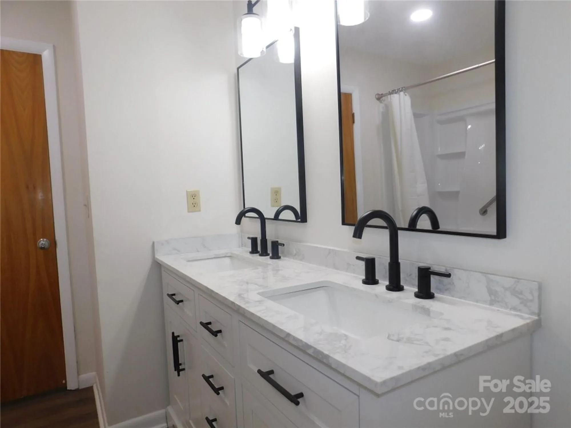 Property Slideshow image 18 of 33 | 125 fulton dr, Hendersonville, NC, 28792