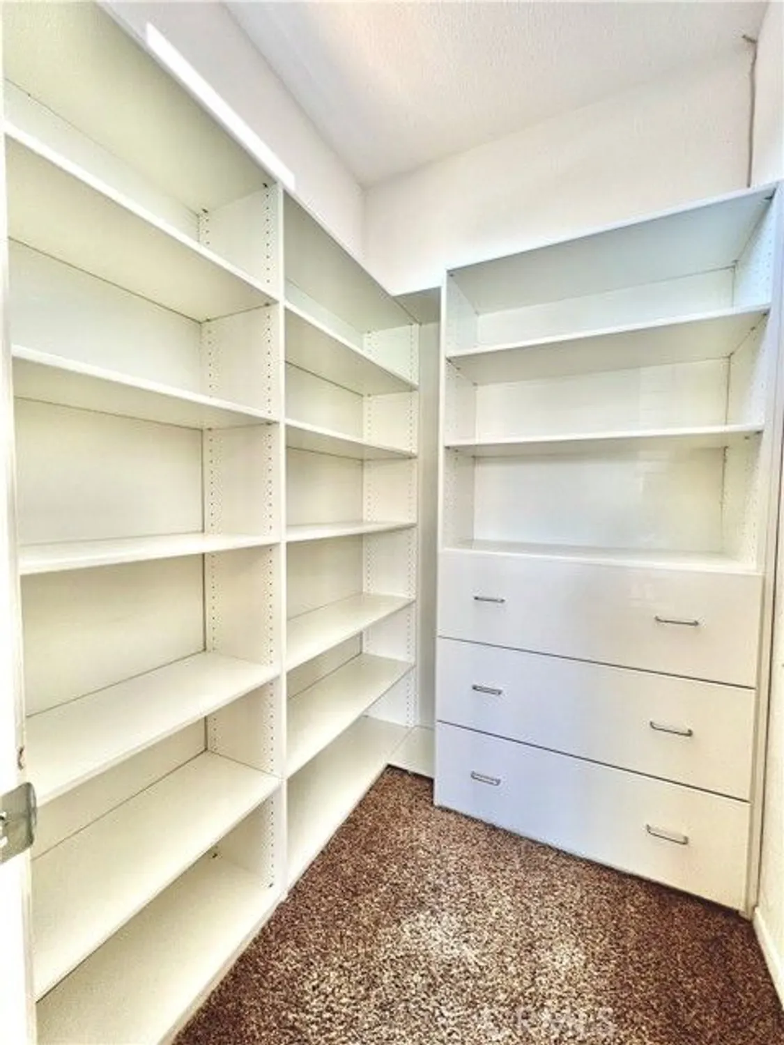 Property Slideshow image 17 of 34 | 26933 circus dr, Menifee, CA, 92585