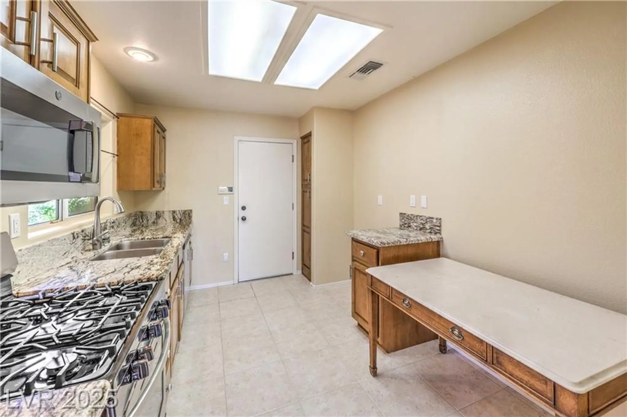 Property Slideshow image 11 of 39 | 9948 bundella dr, Las Vegas, NV, 89134