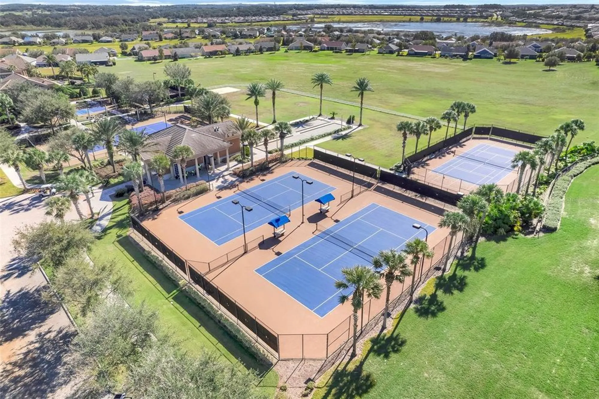 Property Slideshow image 44 of 52 | 815 hidden moss dr, Groveland, FL, 34736