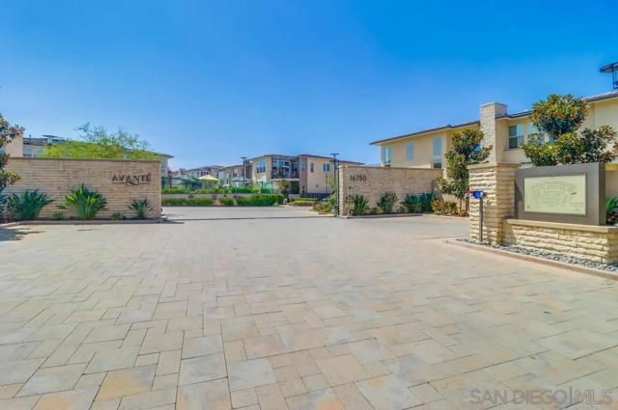 Property Slideshow image 31 of 40 | 16750 coyote bush dr unit 31, San Diego, CA, 92127