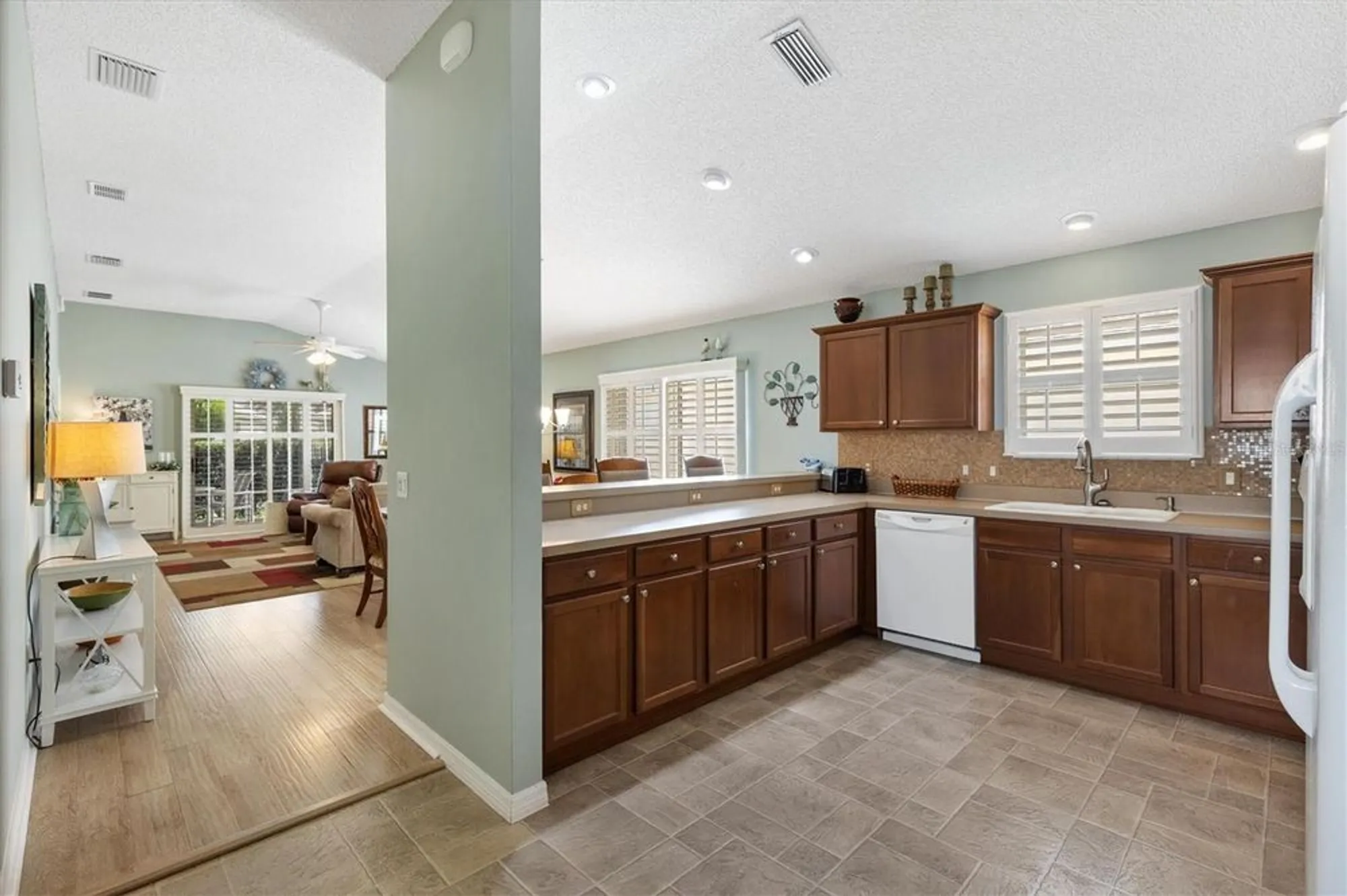 Property Slideshow image 7 of 41 | 552 audrey ln, The Villages, FL, 32162