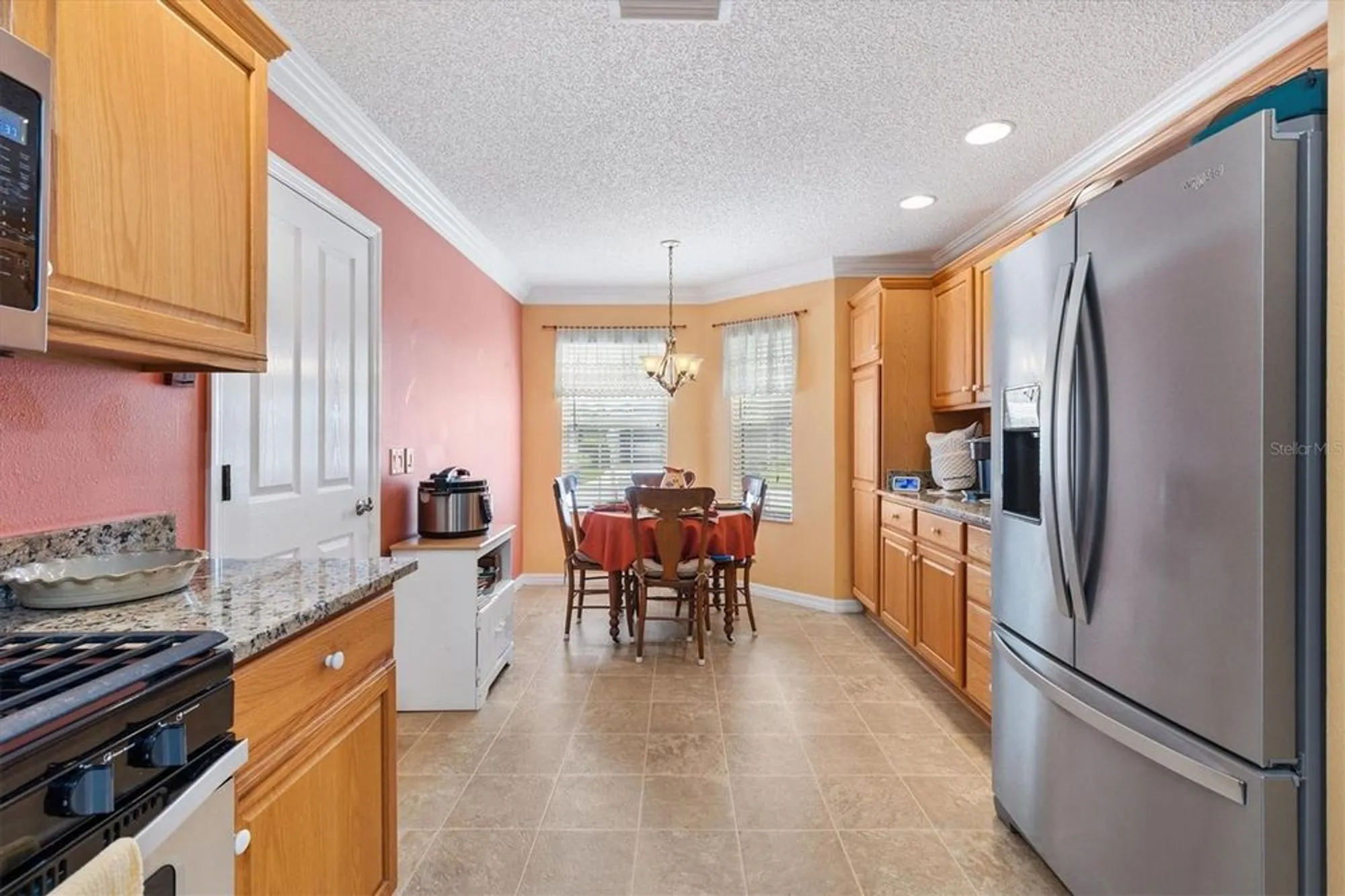 Property Slideshow image 10 of 43 | 1884 poppy cir, The Villages, FL, 32162