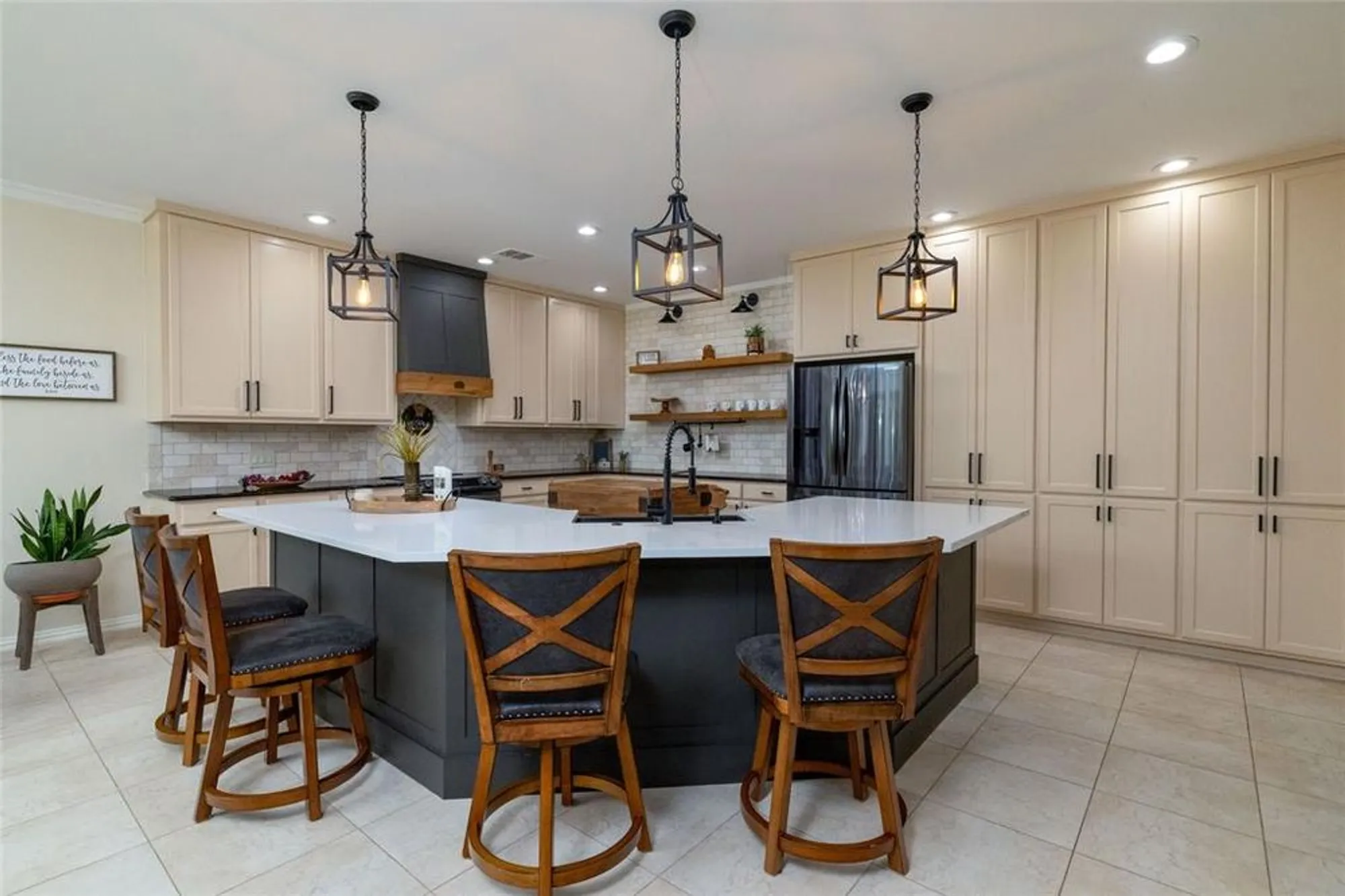 Property Slideshow image 5 of 40 | 9004 freeport dr, Denton, TX, 76207