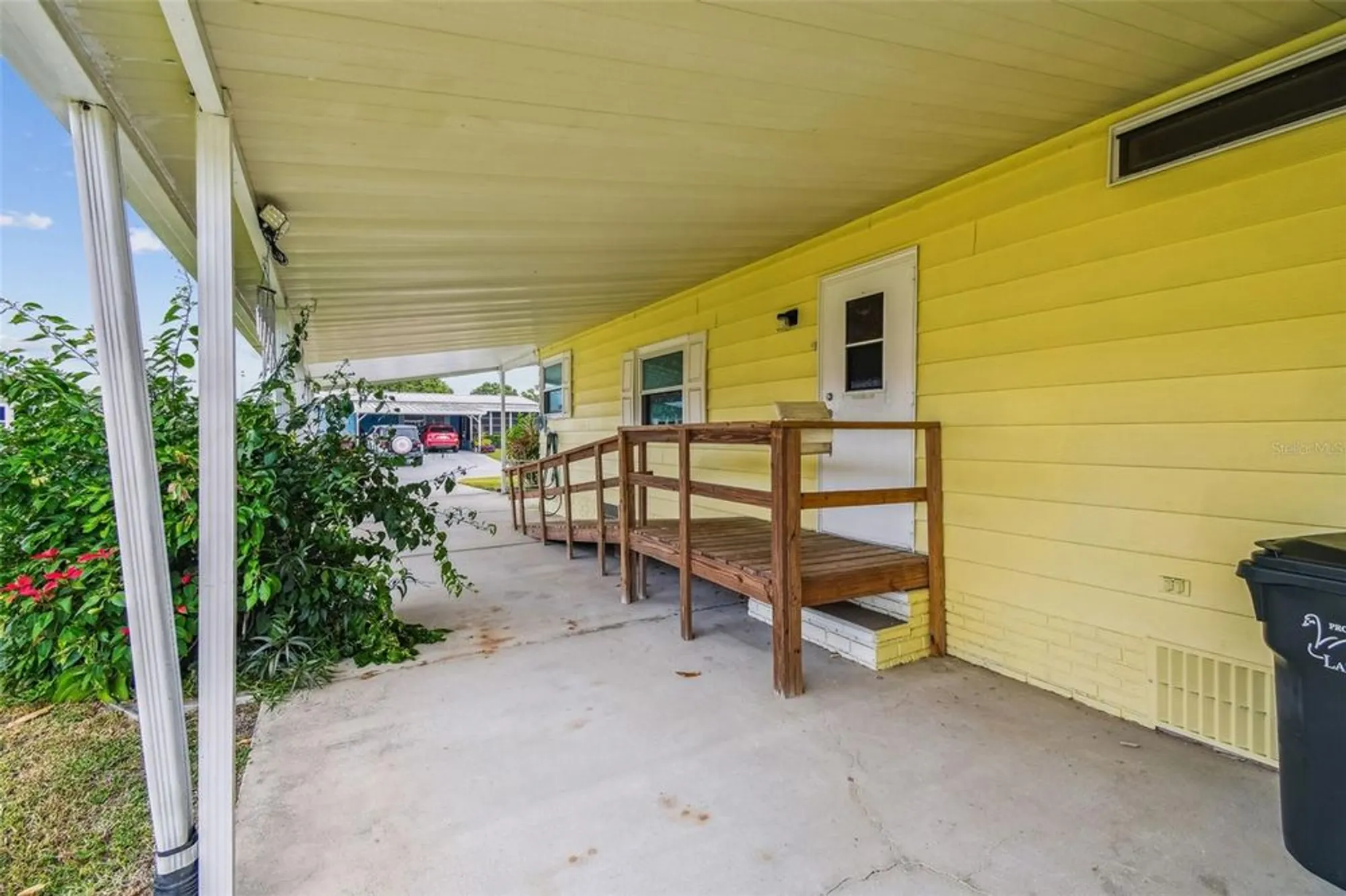 Property Slideshow image 8 of 77 | 1811 sherwood hill dr, Lakeland, FL, 33810